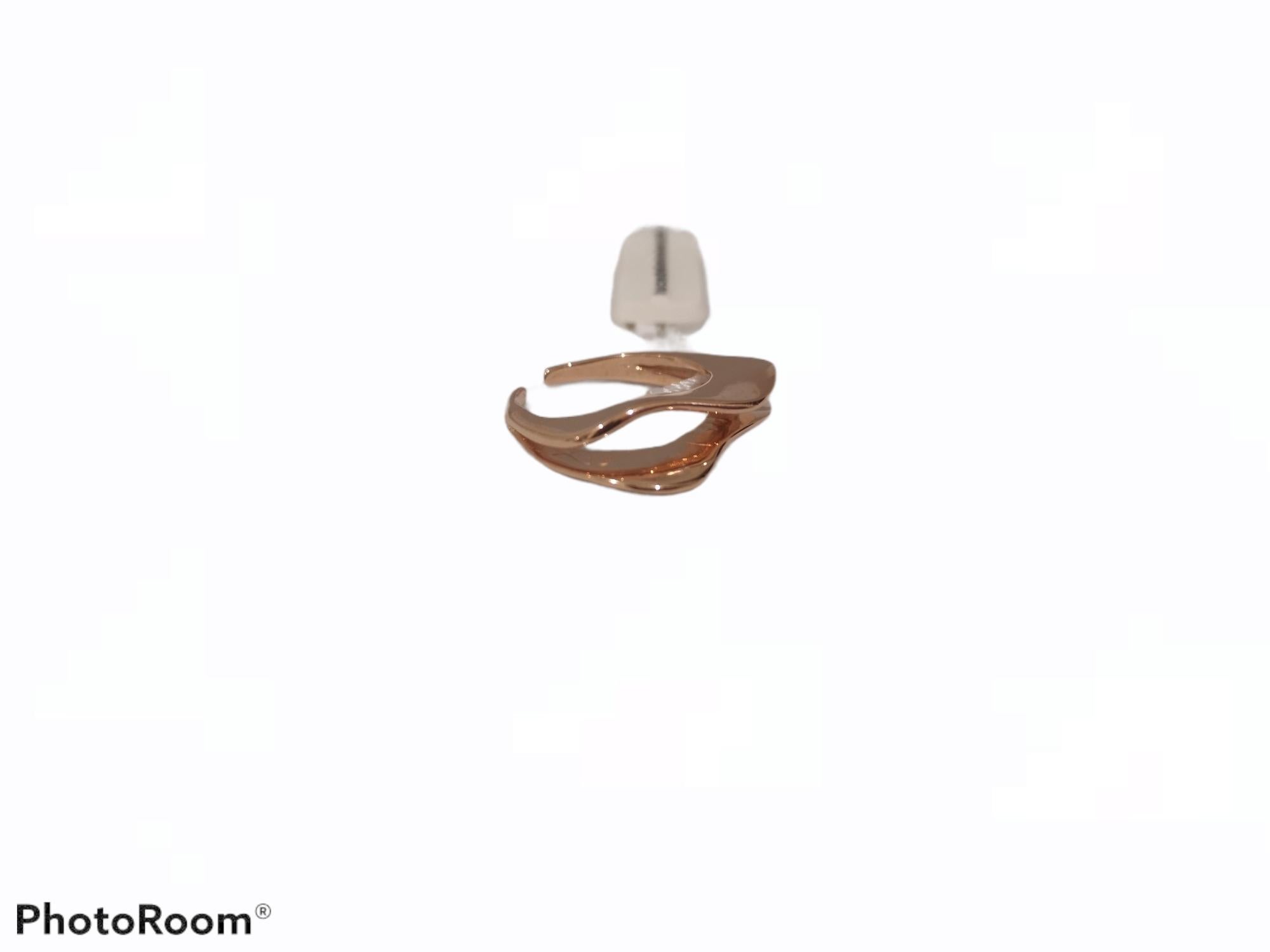 Bague plaquée or rose avec vagues, neuve avec étiquettes Pour femmes en vente
