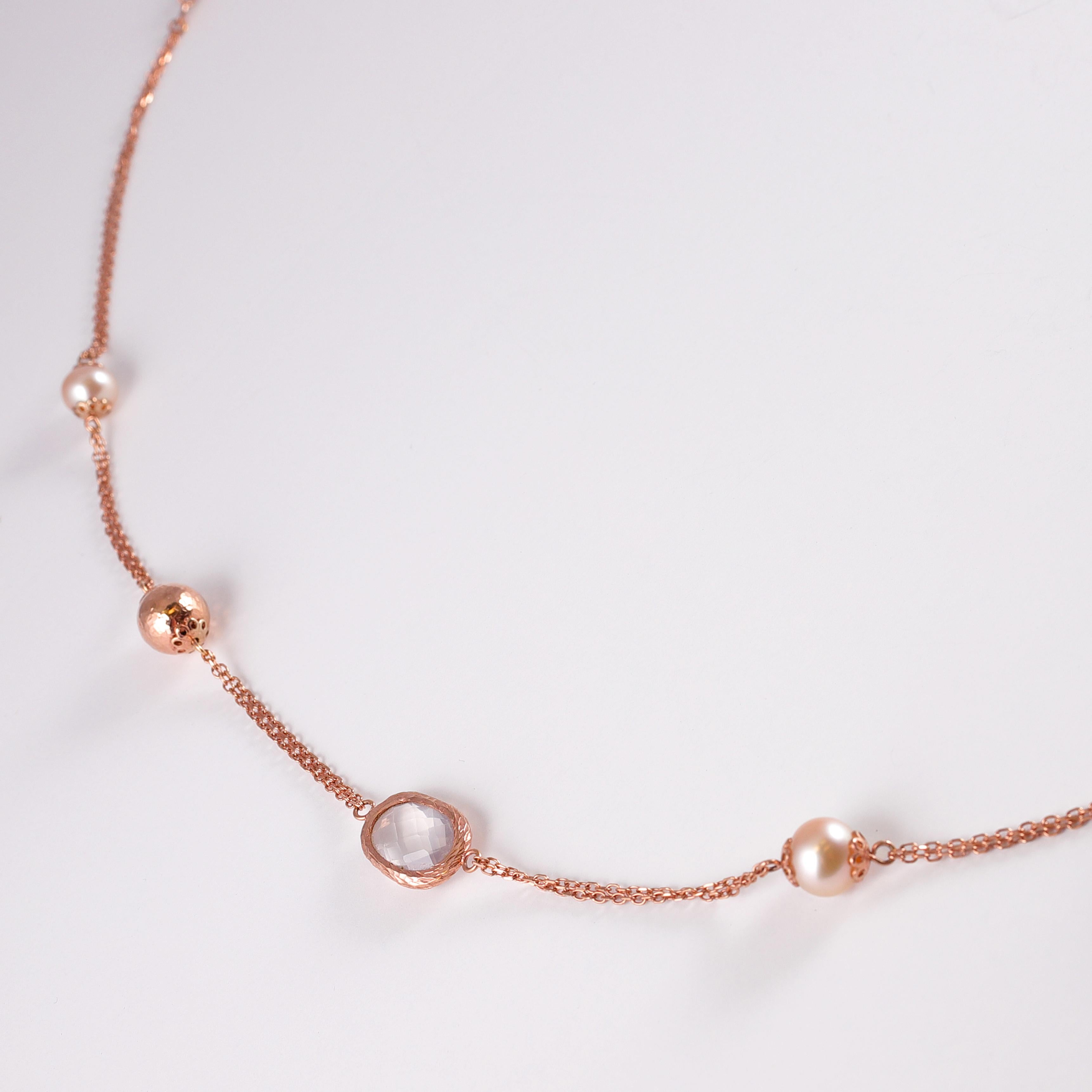 Taille ovale Collier de perles en or rose et quartz en vente