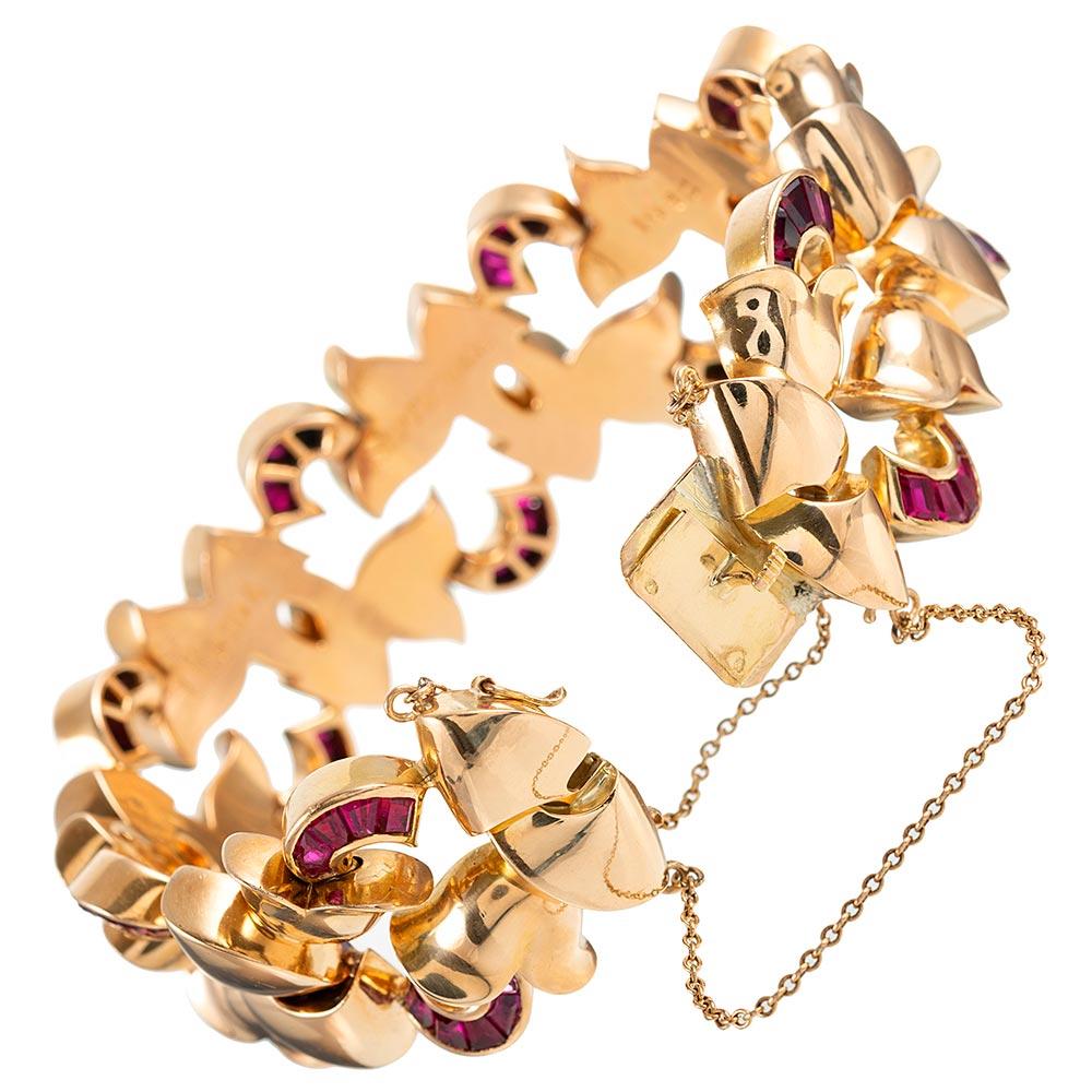 Rose Gold Retro Bracelet with Synthetic Rubies In Good Condition In Carmel-by-the-Sea, CA