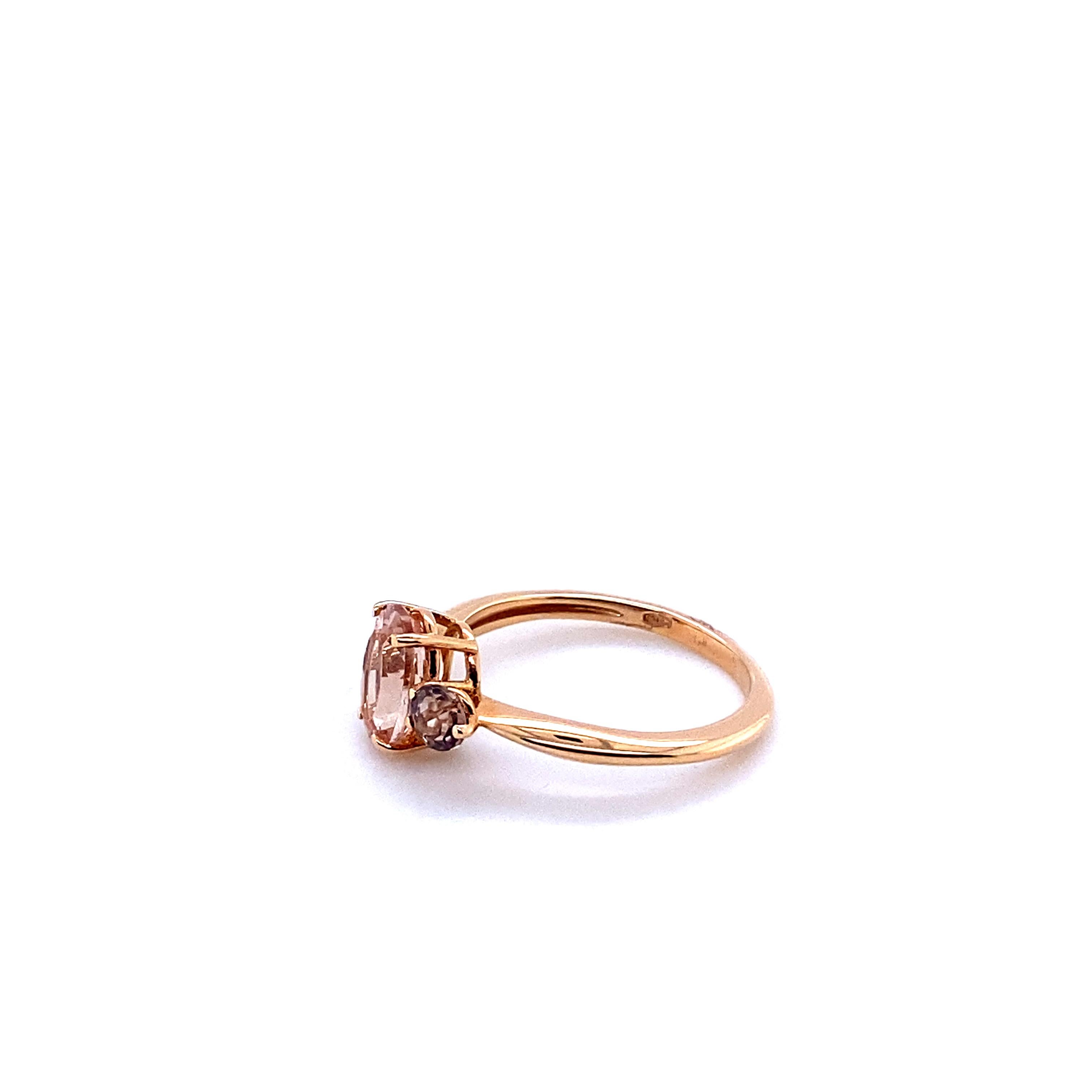Artisan Rose Gold Ring Surmounted by a Morganite and Surrounded by Two Tourmalines For Sale