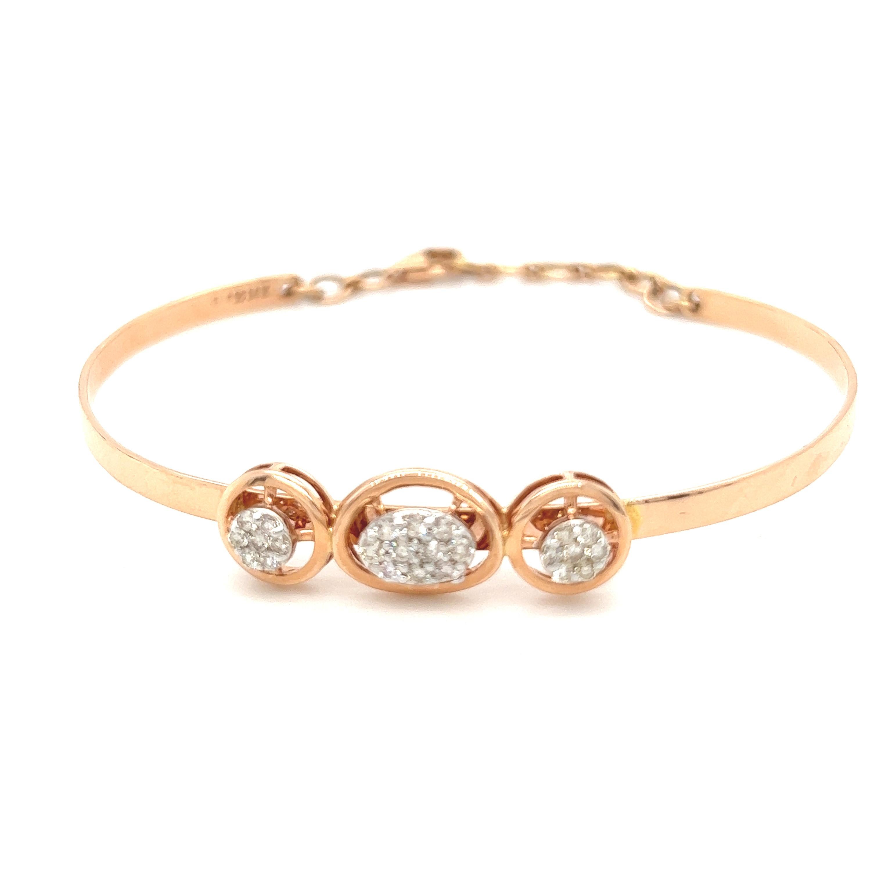 Add a feminine touch to your outfit, with this k18 rose gold bracelet featuring 0.18ct diamonds set in clusters. The precious bracelet will become this season's must have. Upgrade your look now and wear the stunning piece with other similar