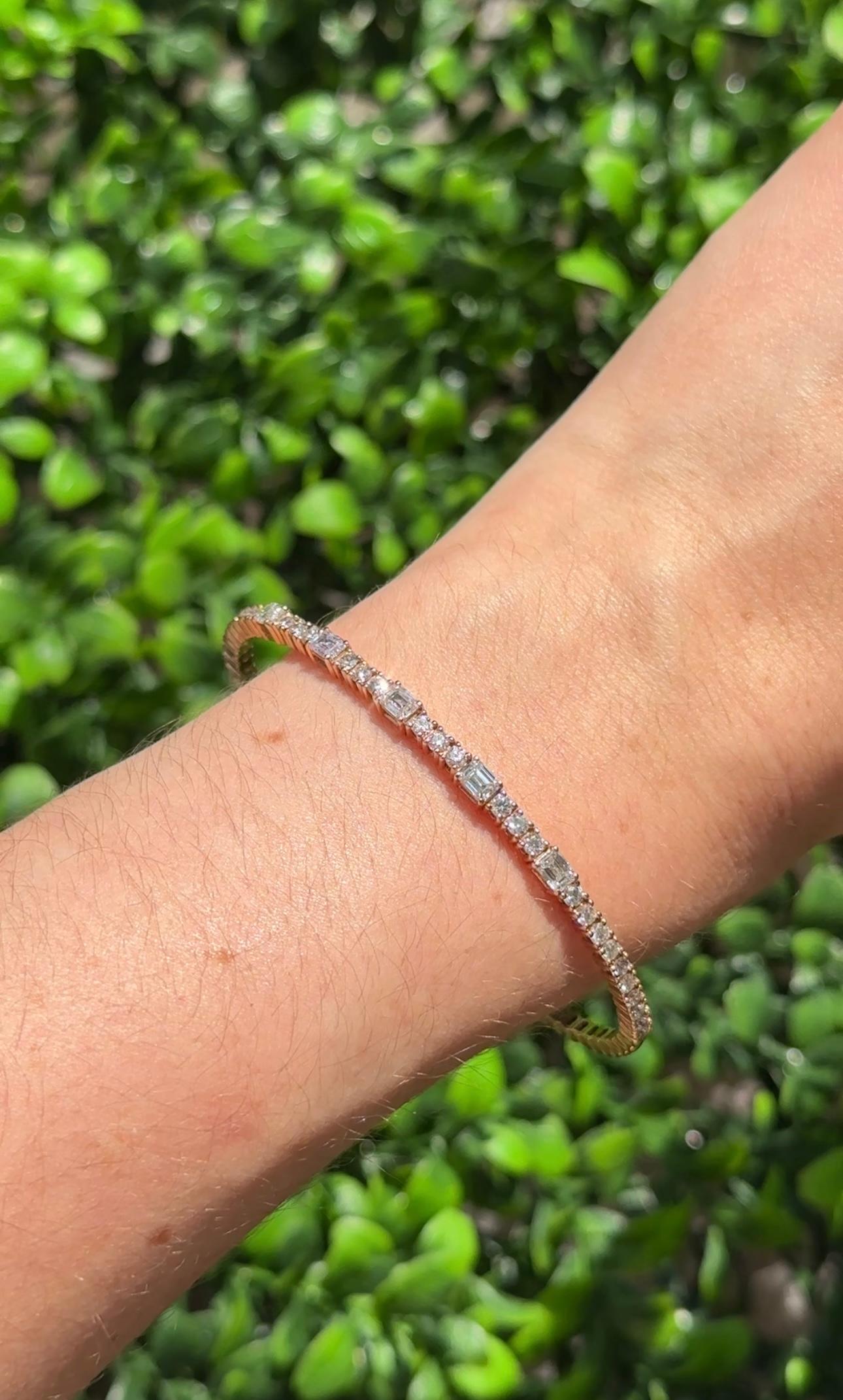 Pulsera de oro rosa con diamantes redondos y talla esmeralda Contemporáneo en venta