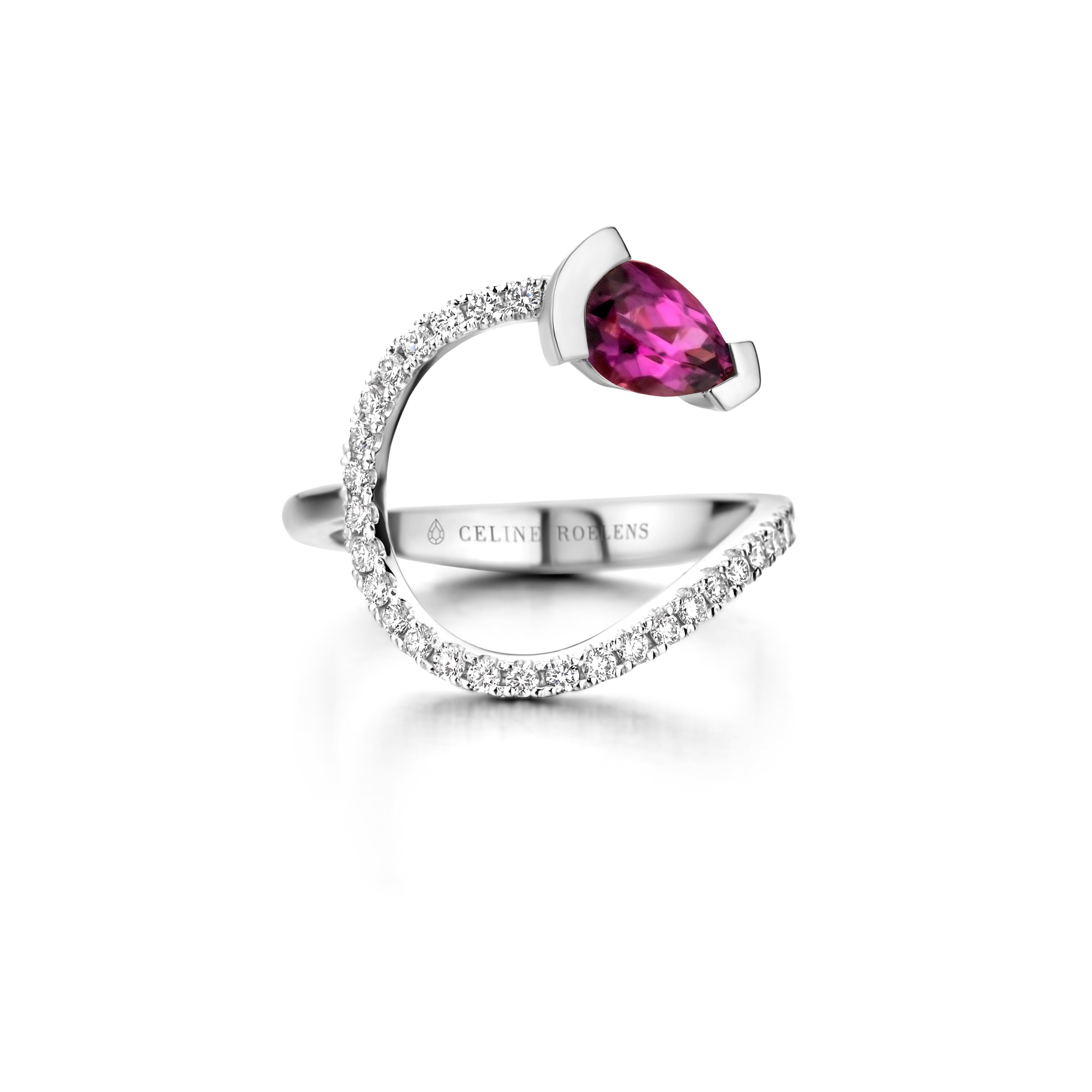 ADELINE curved ring in 18Kt rose gold set with a pear shaped Royal purple garnet and 0,33 Ct of white brilliant cut diamonds - VS F quality.