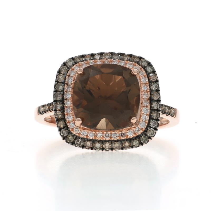 Dimensione: 7
Costo della taglia: Up 2 taglie per $50 o Down 1 taglia per $40

Contenuto del metallo: Oro rosa 14k

Informazioni su A. Stone

Quarzo fumé naturale
Carati: 3,20ct
Taglio: Cuscino

Diamanti naturali
Carati: .33ctw
Taglio: