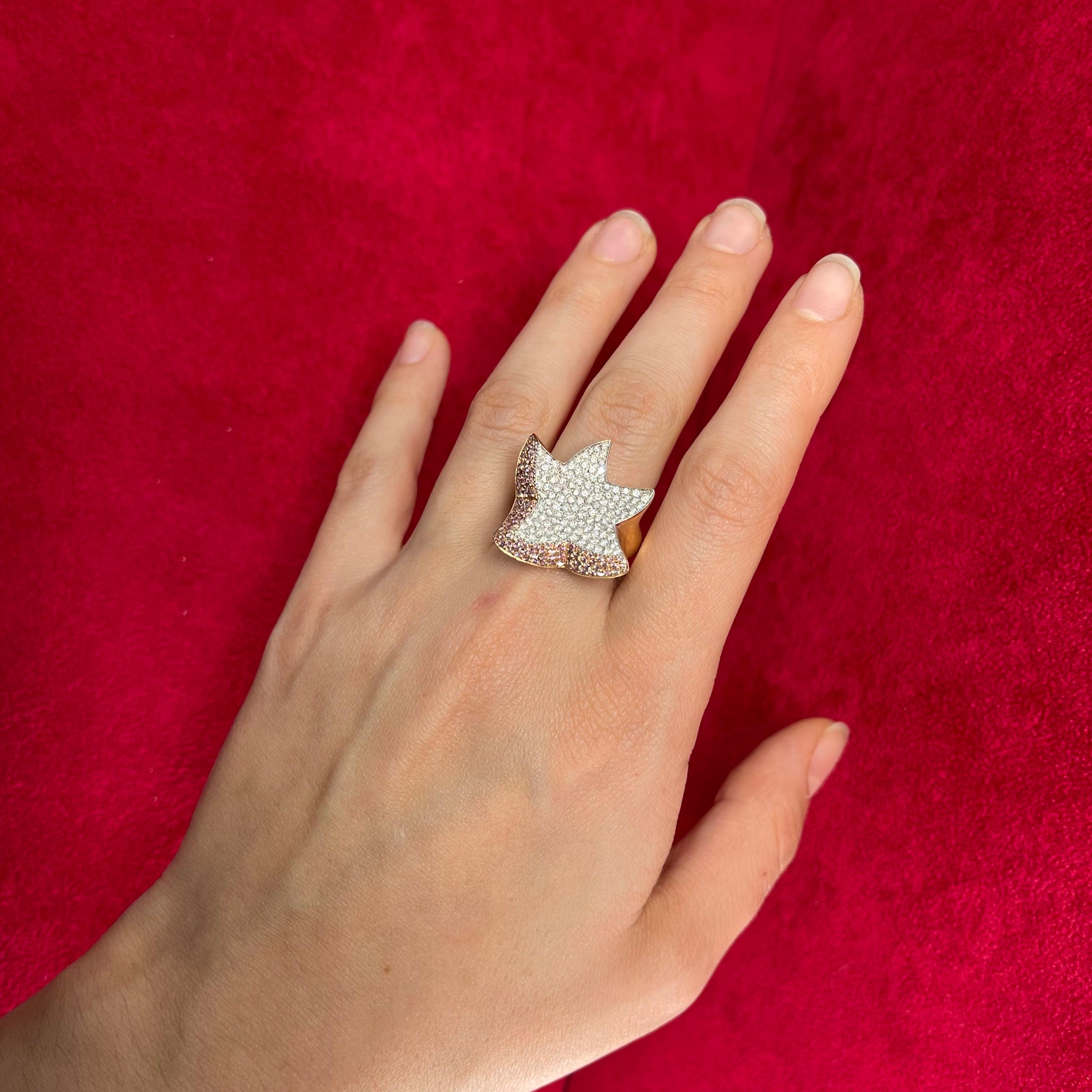 Rose Gold Star-Shaped Band Ring with White and Pink Diamond Pavé For Sale 7