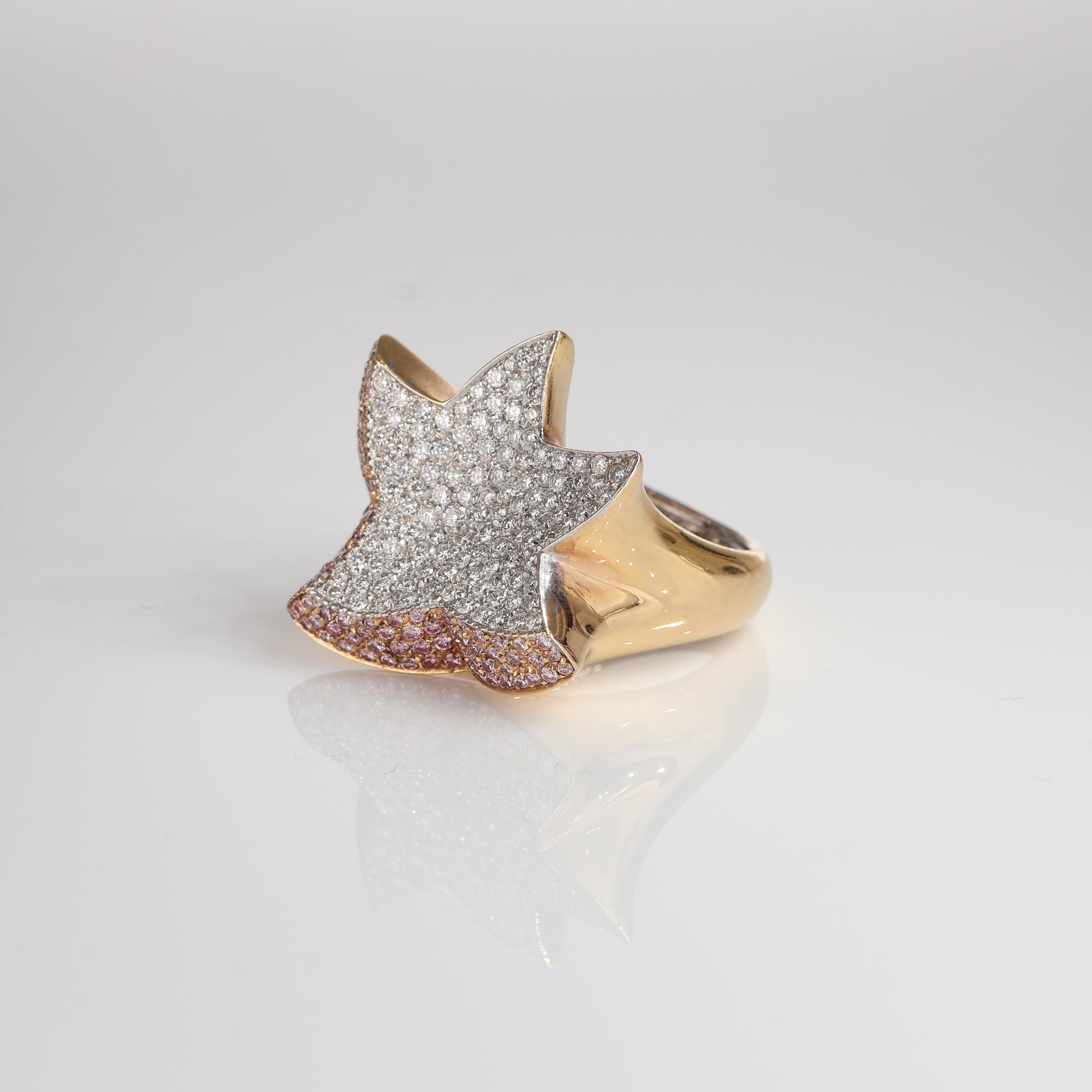 Rose Gold Star-Shaped Band Ring with White and Pink Diamond Pavé In New Condition For Sale In Bergamo, BG
