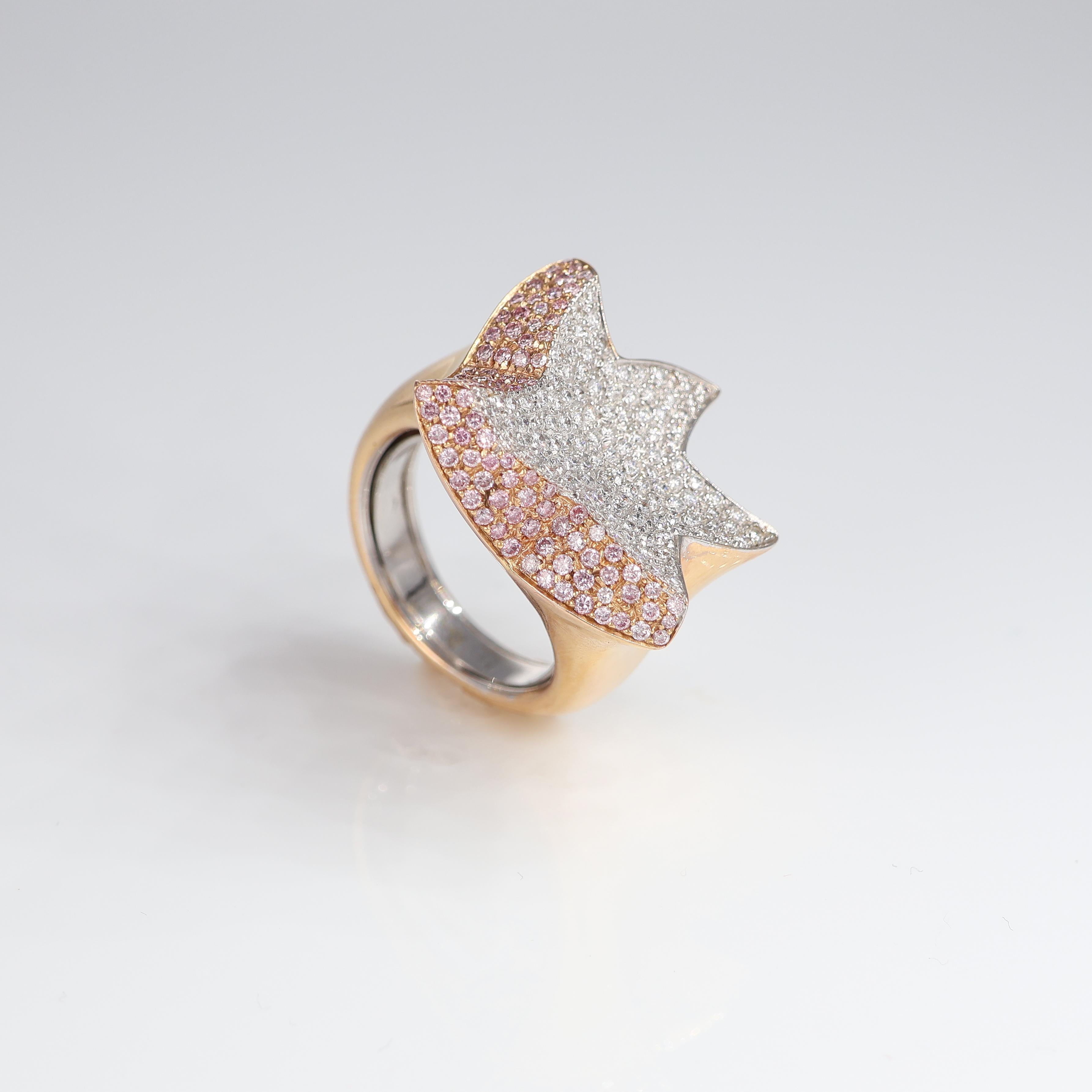 Rose Gold Star-Shaped Band Ring with White and Pink Diamond Pavé For Sale 1