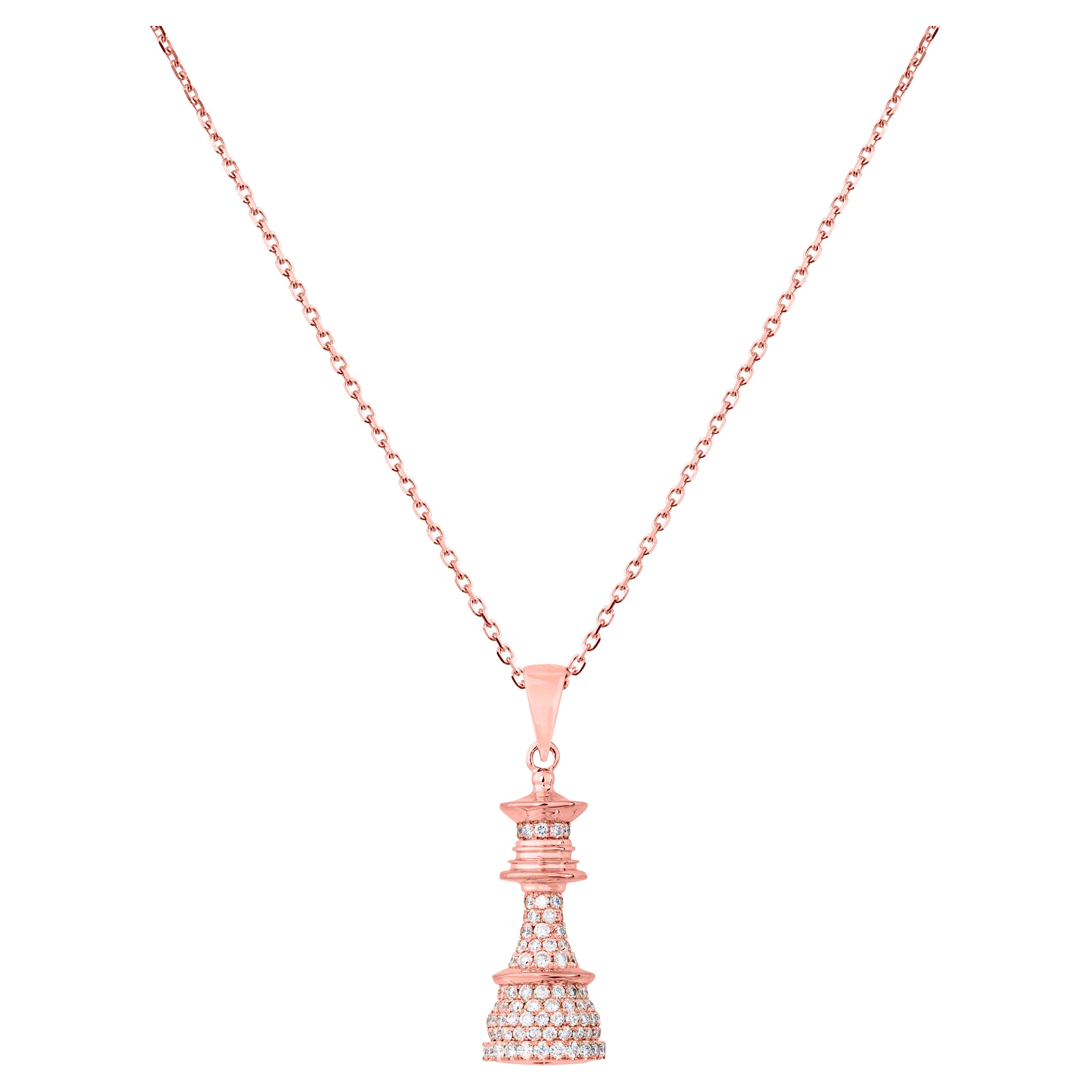 Collana con ciondolo Regina degli Scacchi in oro rosa e diamanti bianchi in vendita