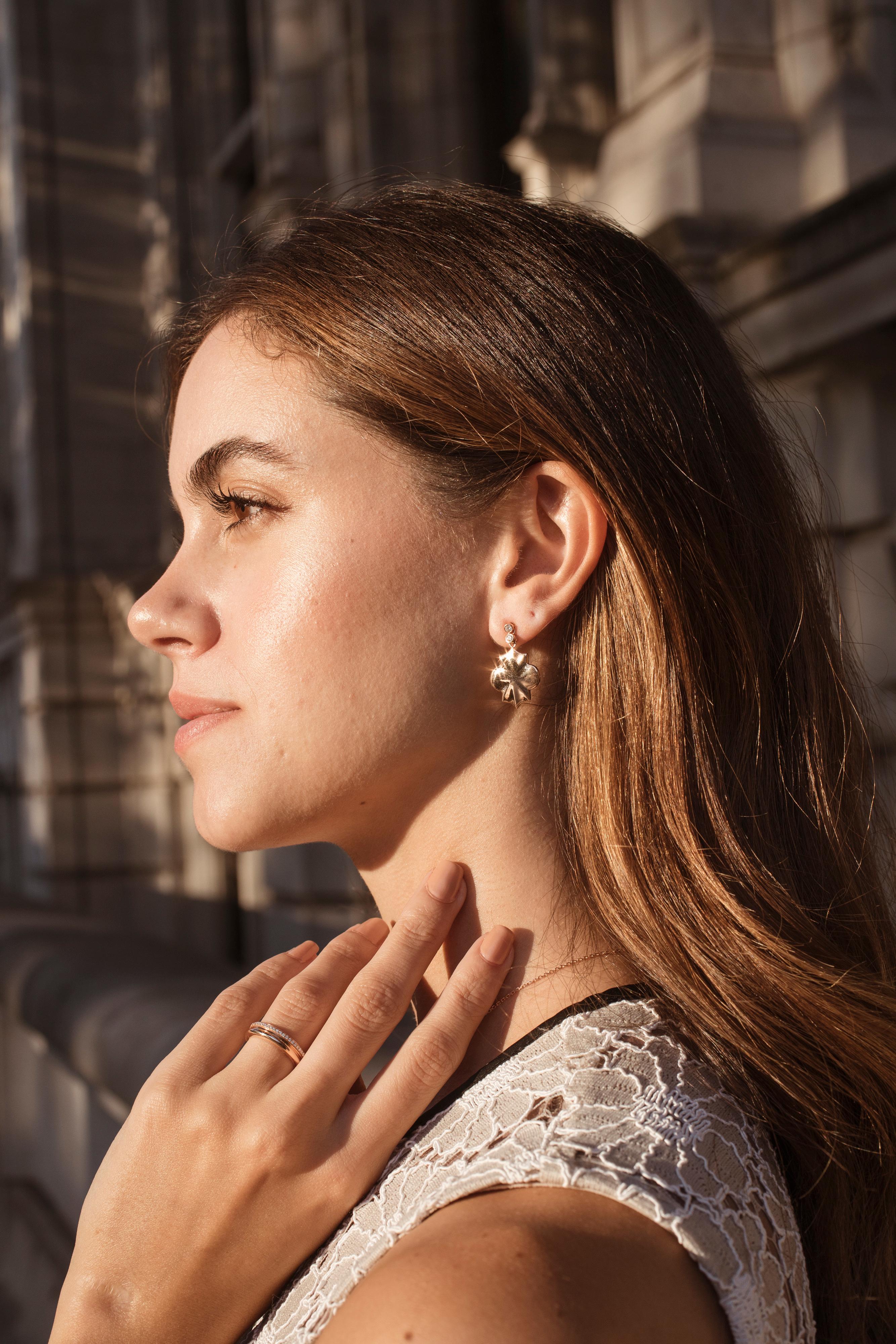 Taglio rotondo Orecchini a goccia con motivo di diamanti bianchi in oro rosa in vendita