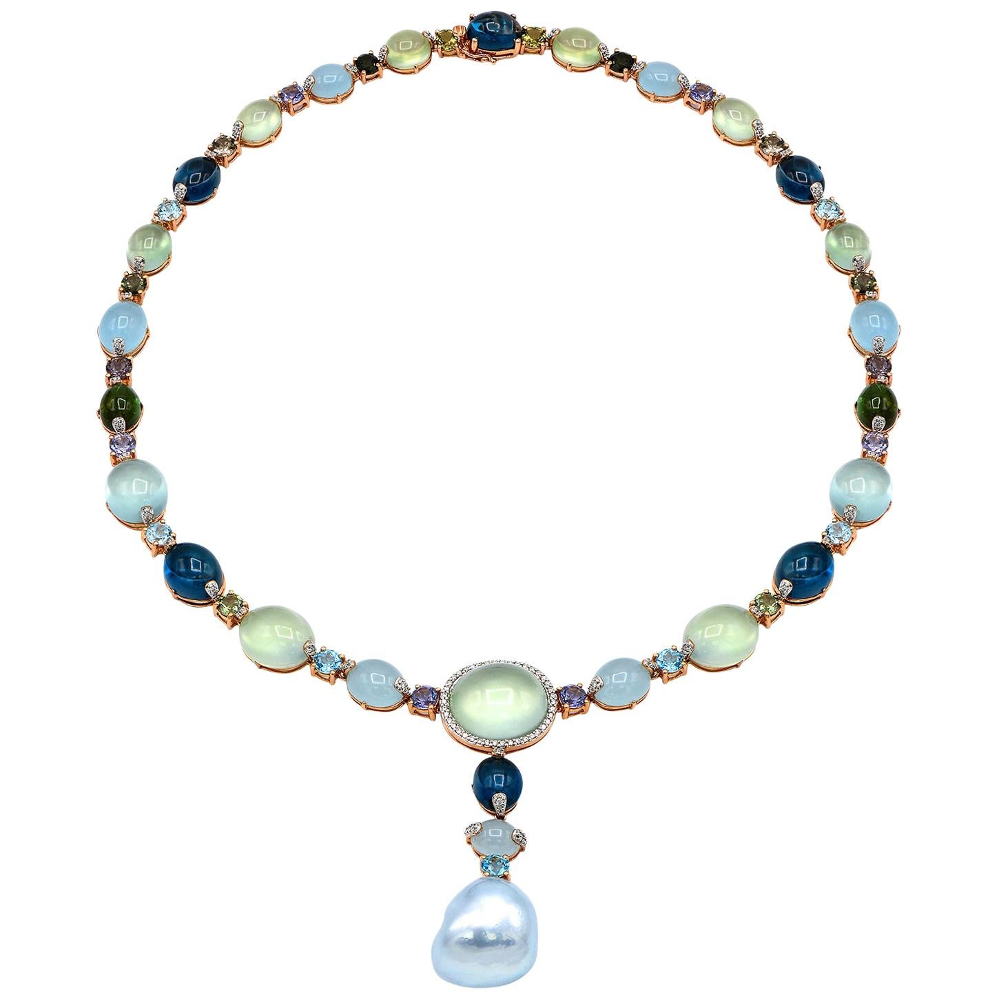 Halskette aus Roségold mit Edelsteinen und einer Barock-Südseeperlenkette