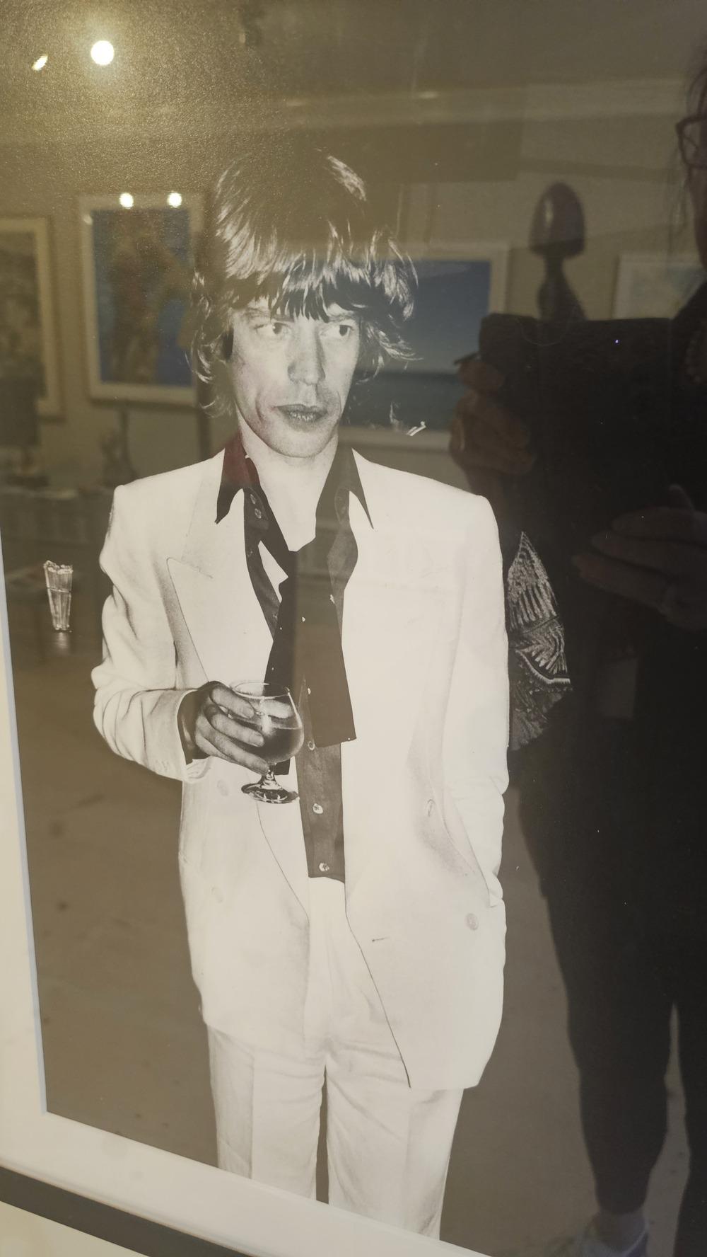 Rose Hartman Mick Jagger Studio 54 Schwarzer und weißer Einteiler Weißer Anzug im Angebot 1