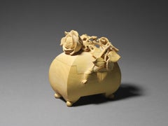 Boîte à bijoux rose, sculpture en bois de Nairi Safaryan