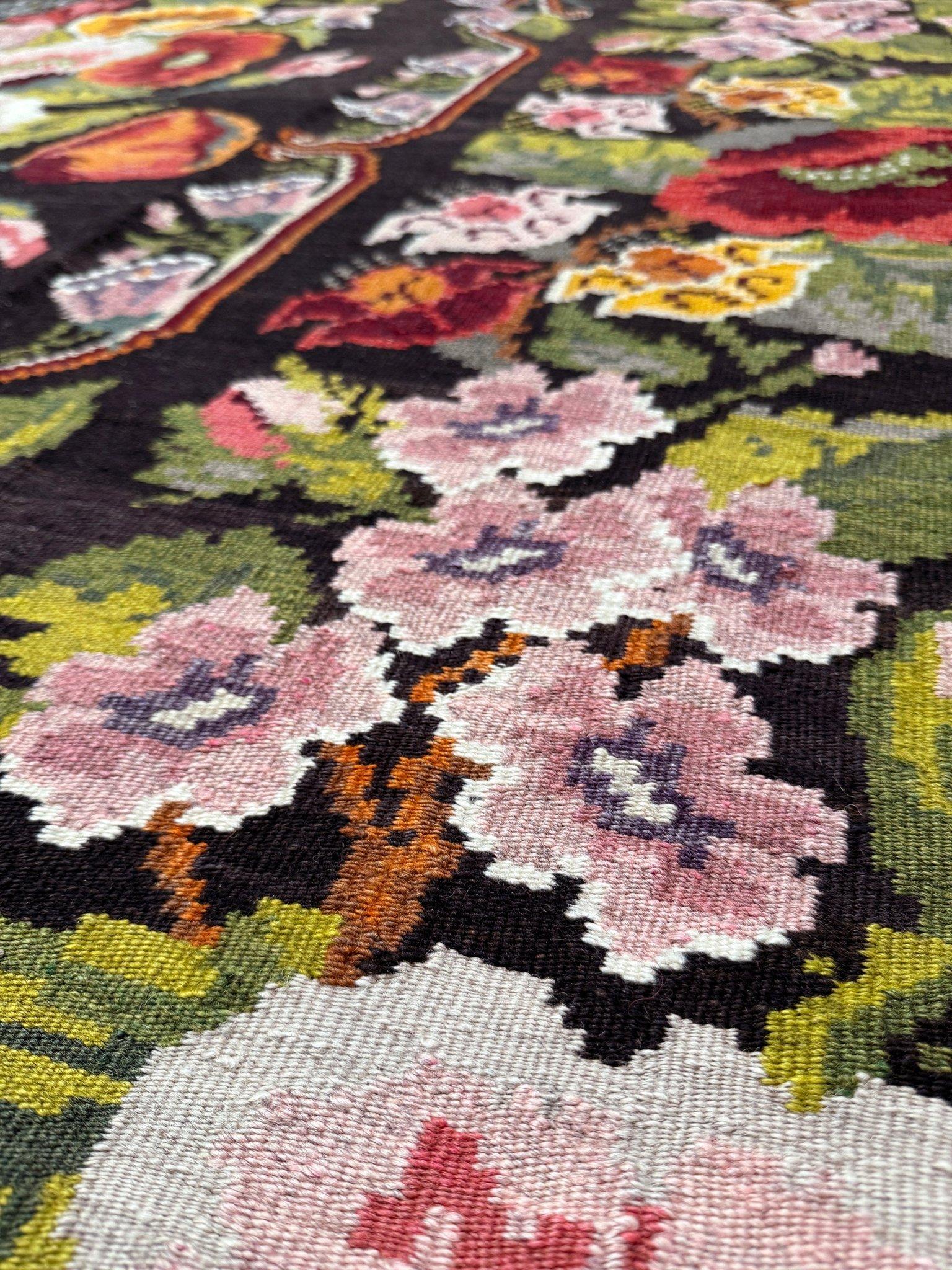 Kilim rosa - Alfombra de lana plana europea vintage - 8′5″×11′3″ - Década de 1940 Moldavia en venta 7