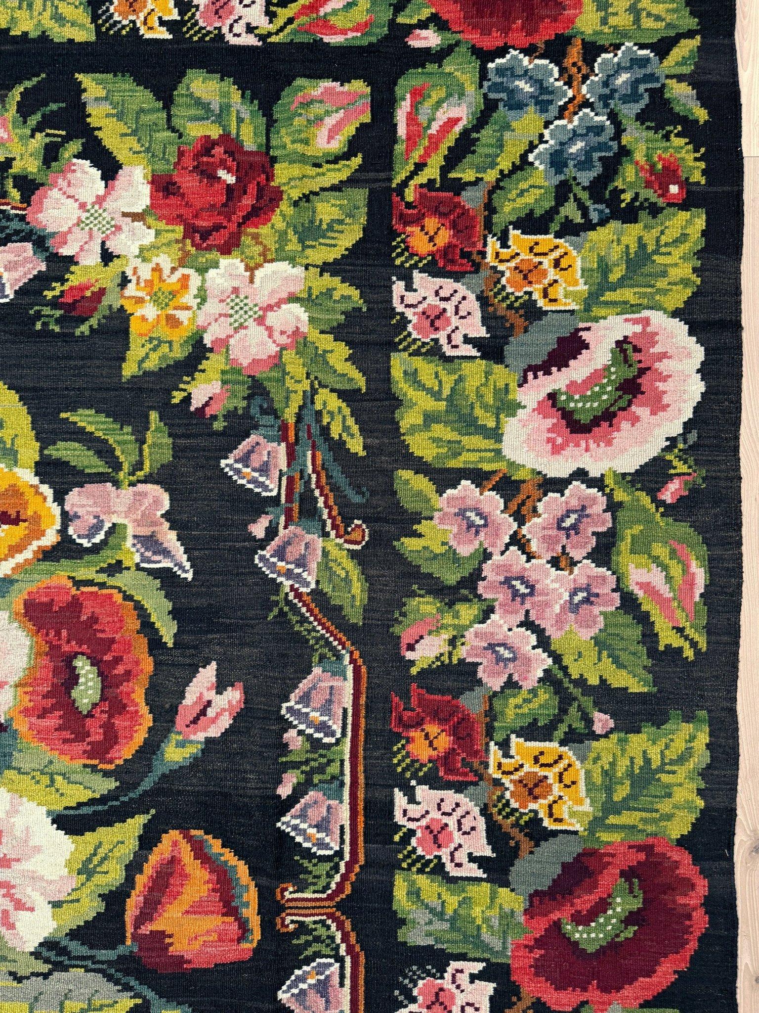 Kilim rosa - Alfombra de lana plana europea vintage - 8′5″×11′3″ - Década de 1940 Moldavia en venta 4