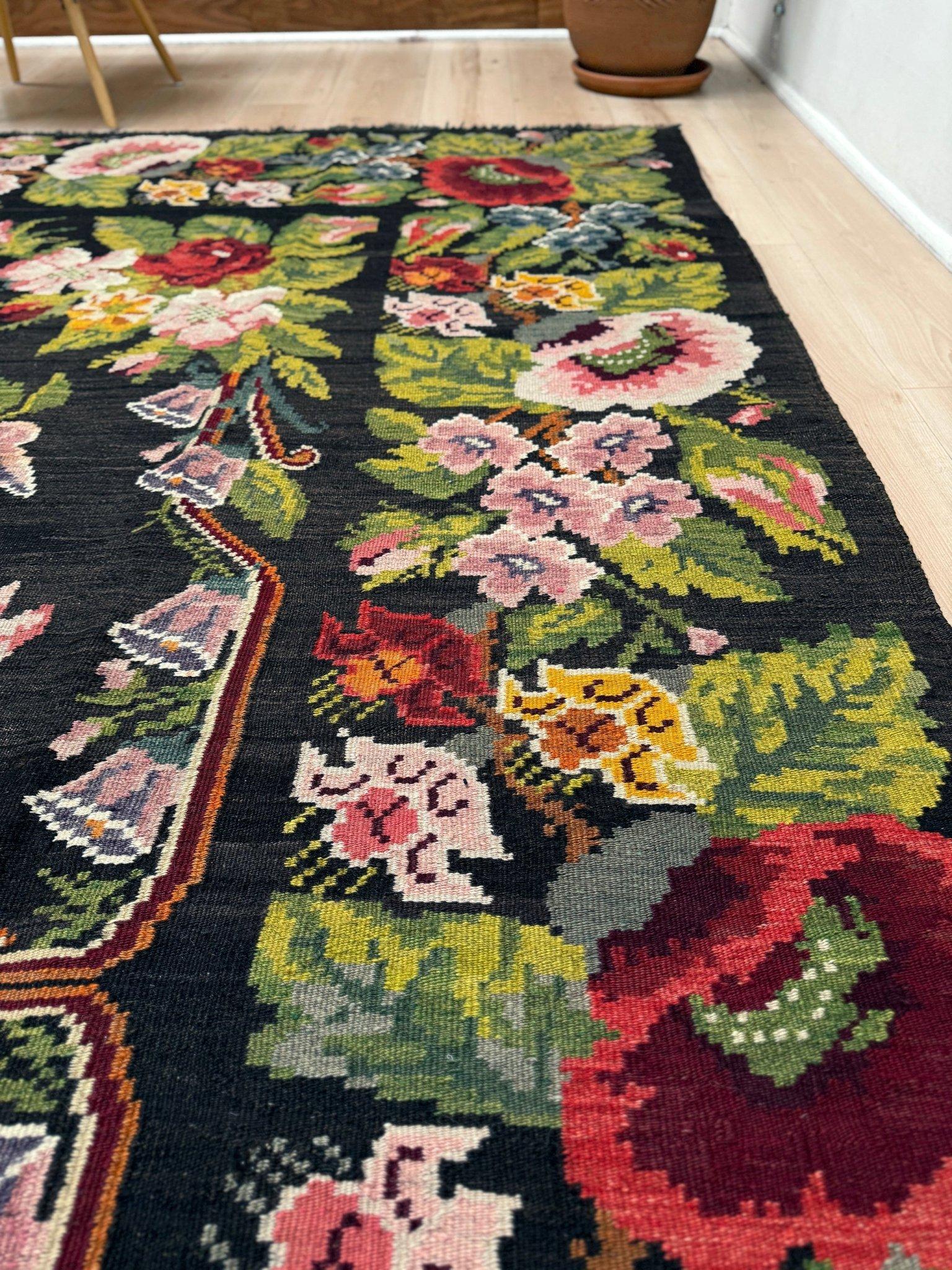 Kilim rosa - Alfombra de lana plana europea vintage - 8′5″×11′3″ - Década de 1940 Moldavia en venta 1