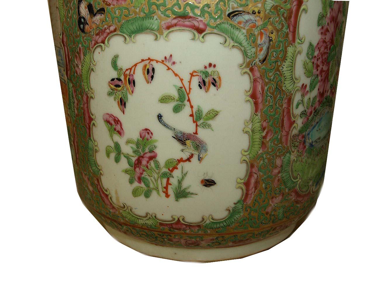 Mandarin Große Vase mit Rosenmotiv im Angebot 2