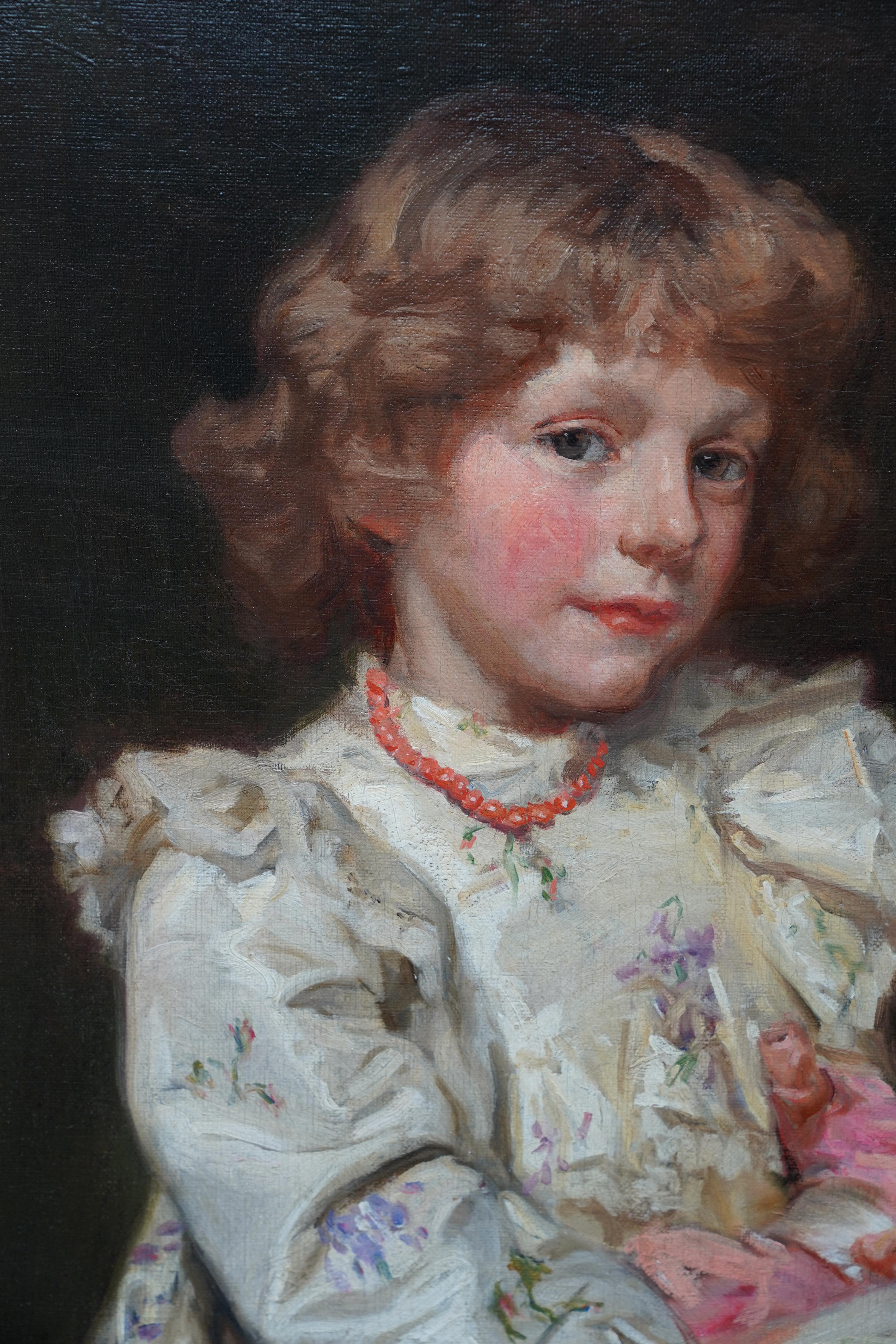 Portrait d'une fille avec une poupée - Peinture à l'huile d'art édouardienne britannique en vente 1