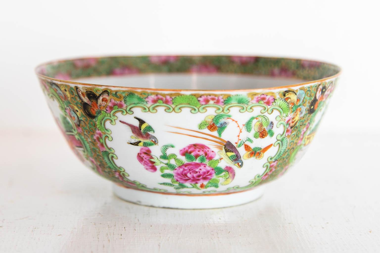 Chinese Rose Medallion Bowl For Sale