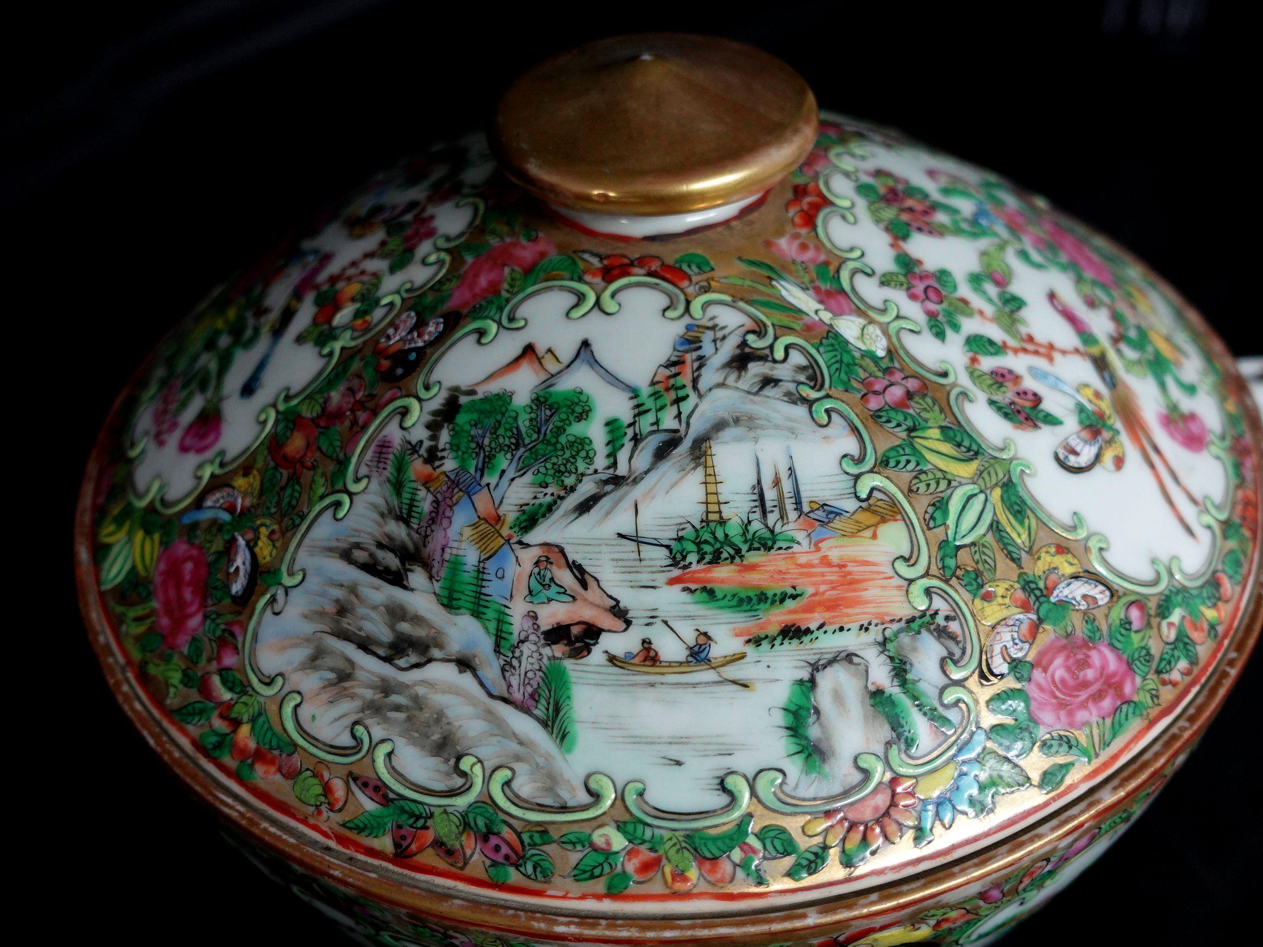 Porcelain Rose Medallion Chinese Export Covered Chamber Bowl 19th Century For Sale