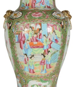 Rose Medallion Palette 19th Century Chinese Baluster Porcelain Table Lamp