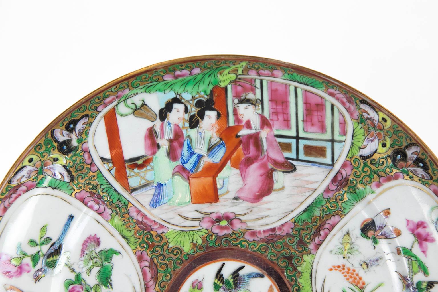 This Chinese rose medallion plate is in mint condition.