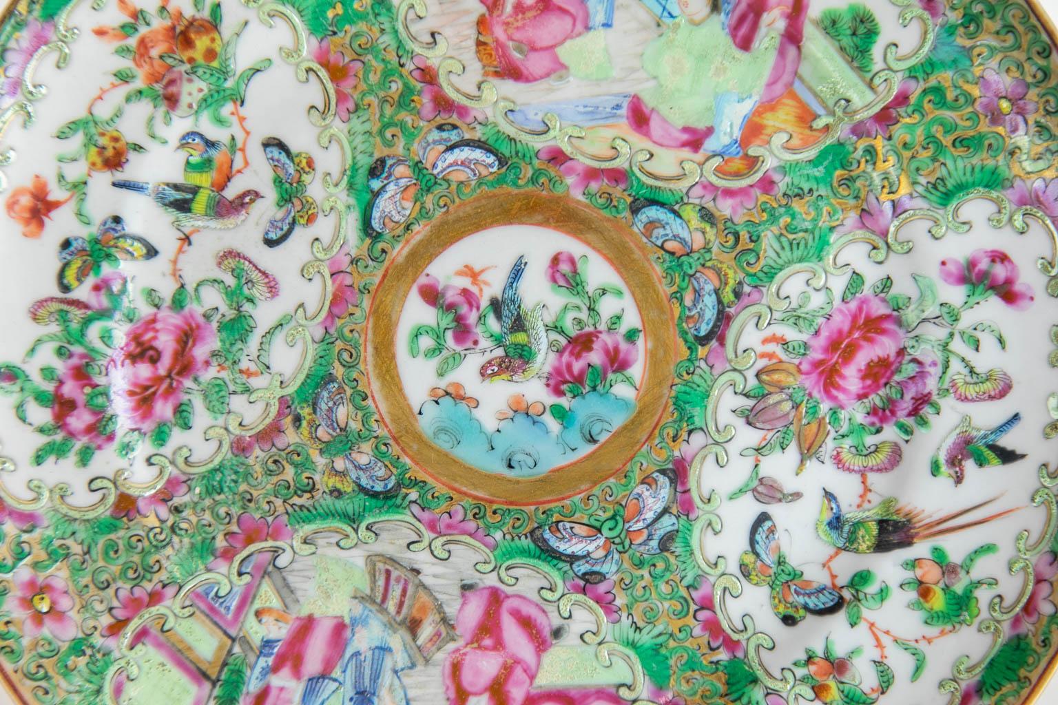 Chinese Rose Medallion Plate For Sale