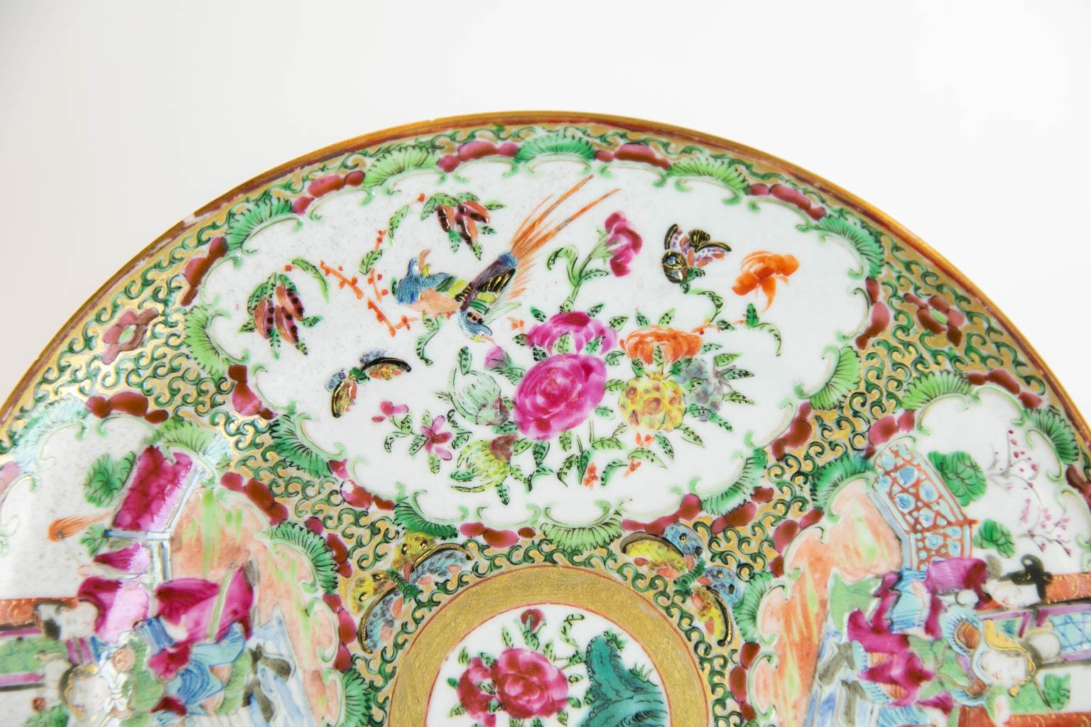 Chinese Rose Medallion Plate For Sale