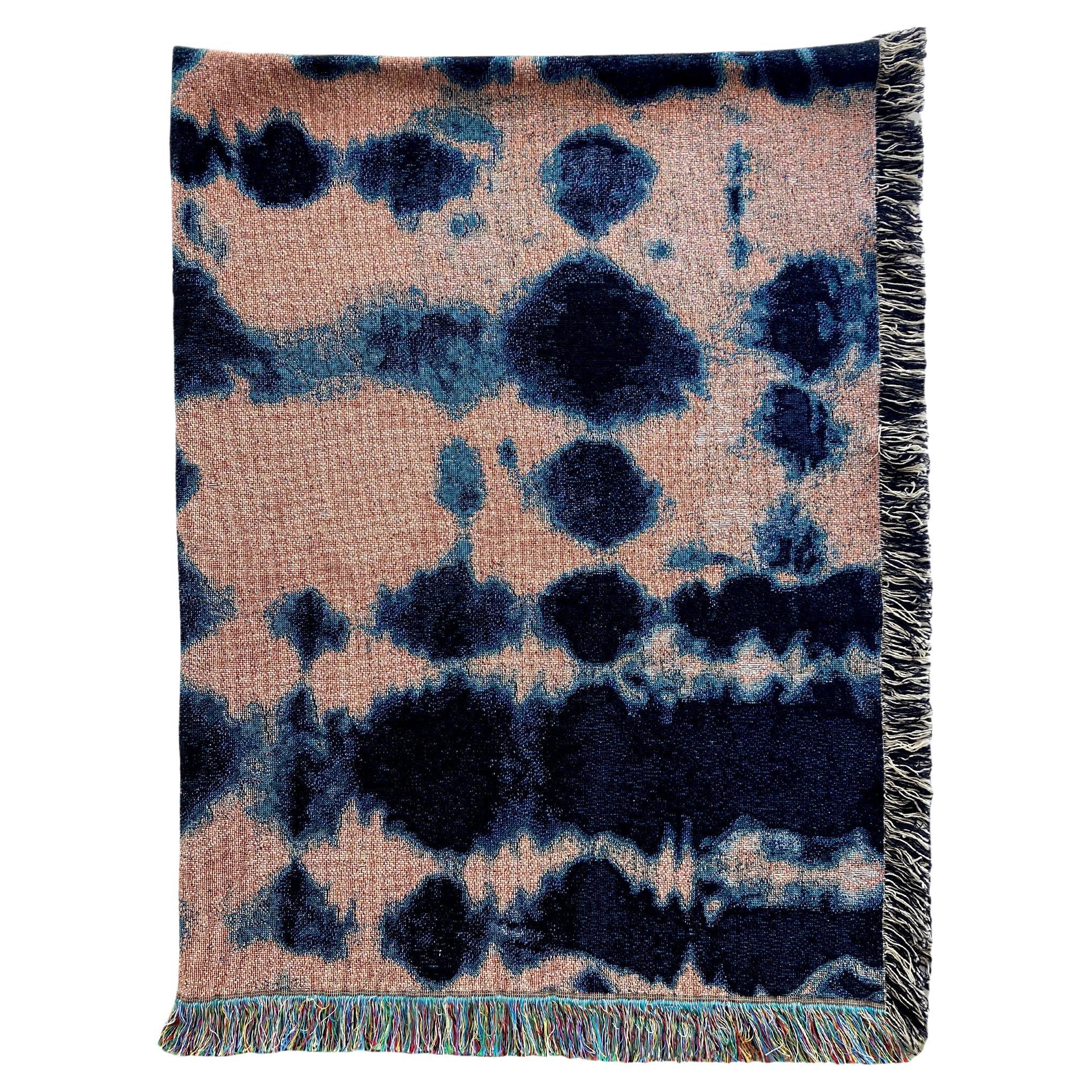 Couverture à franges rose rose et bleu indigo à motif abstrait, 54 x 72