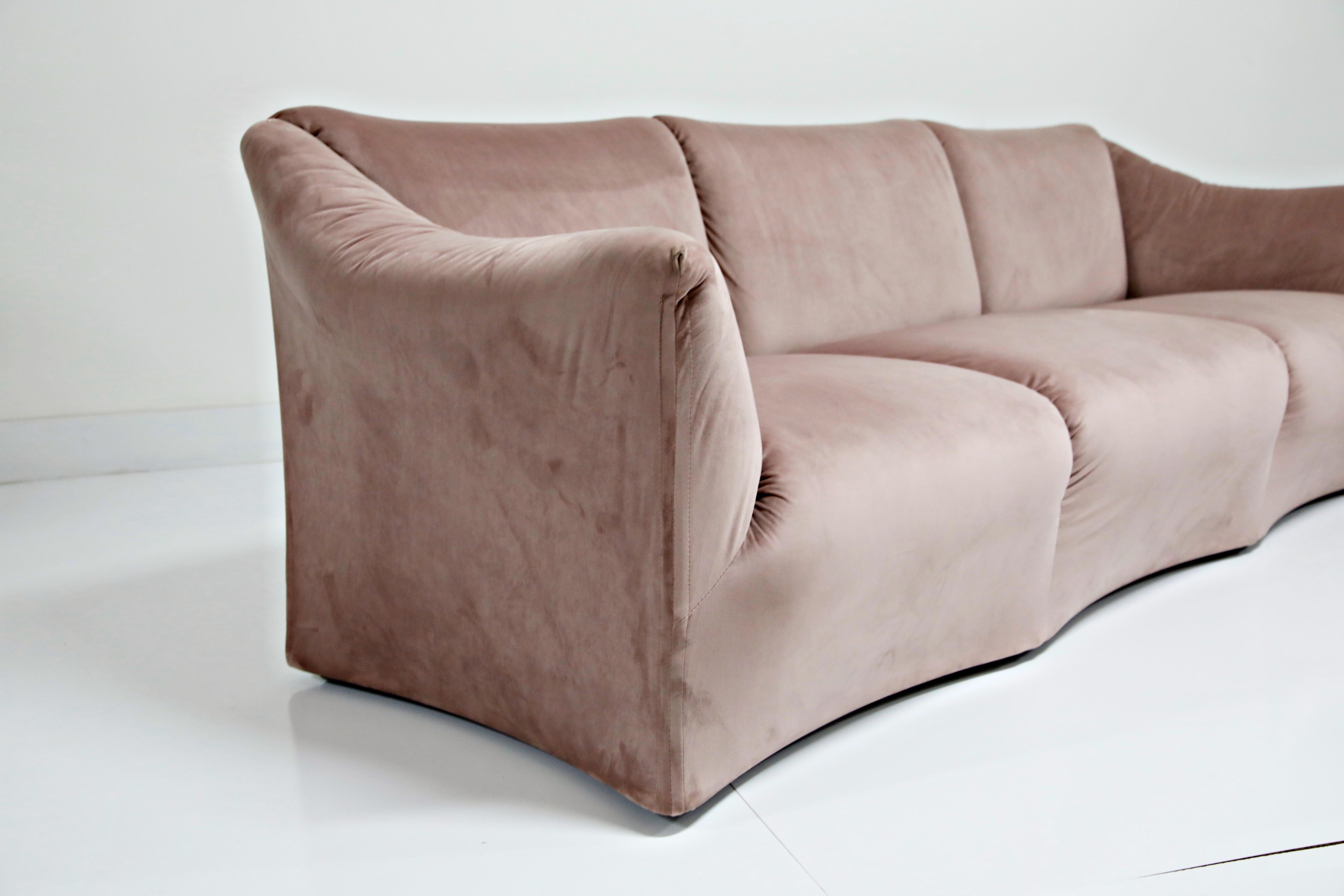 Rose Pink Velvet Tentazione Sofa by Mario Bellini for Cassina, New Upholstery 3