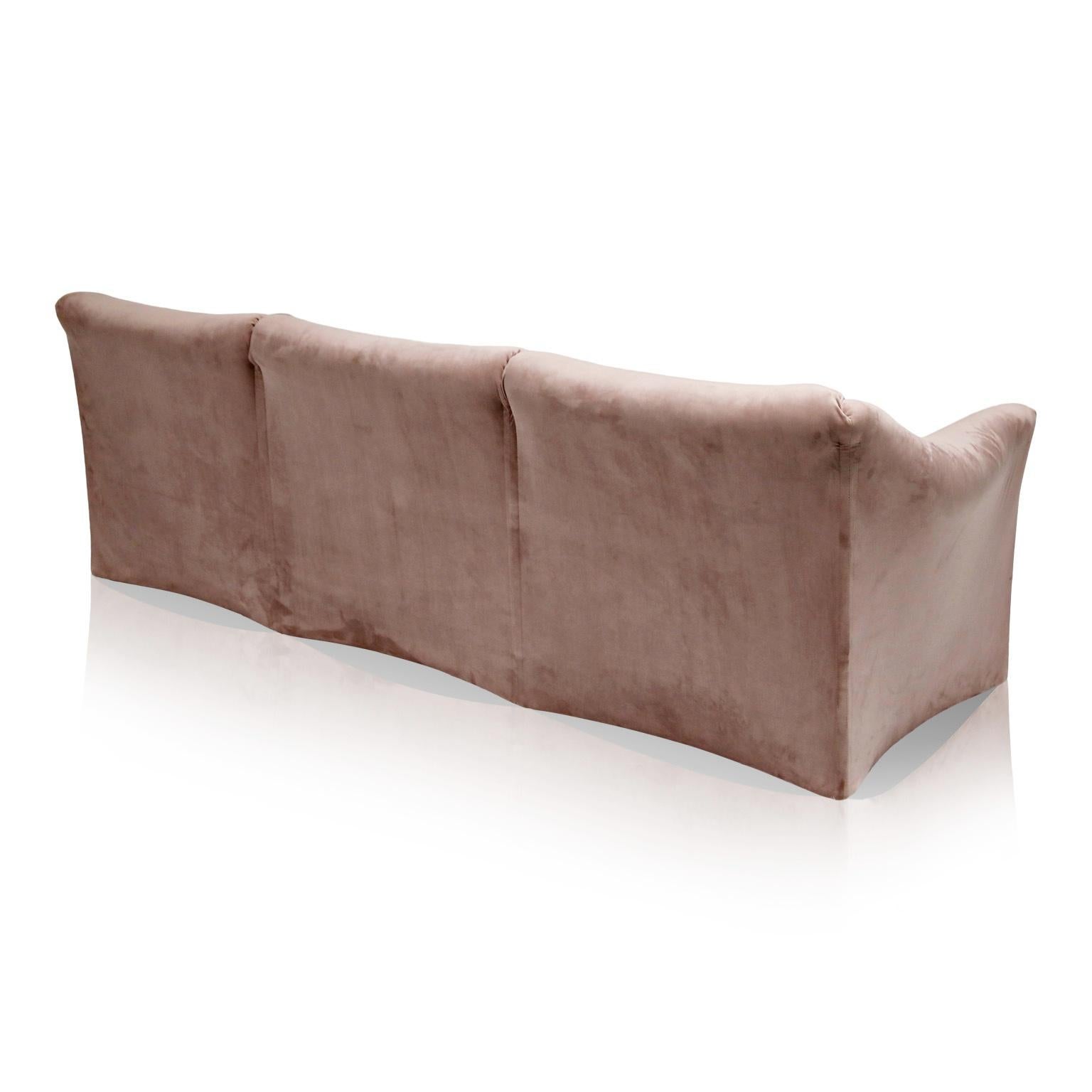 Rose Pink Velvet Tentazione Sofa by Mario Bellini for Cassina, New Upholstery In Excellent Condition In Los Angeles, CA