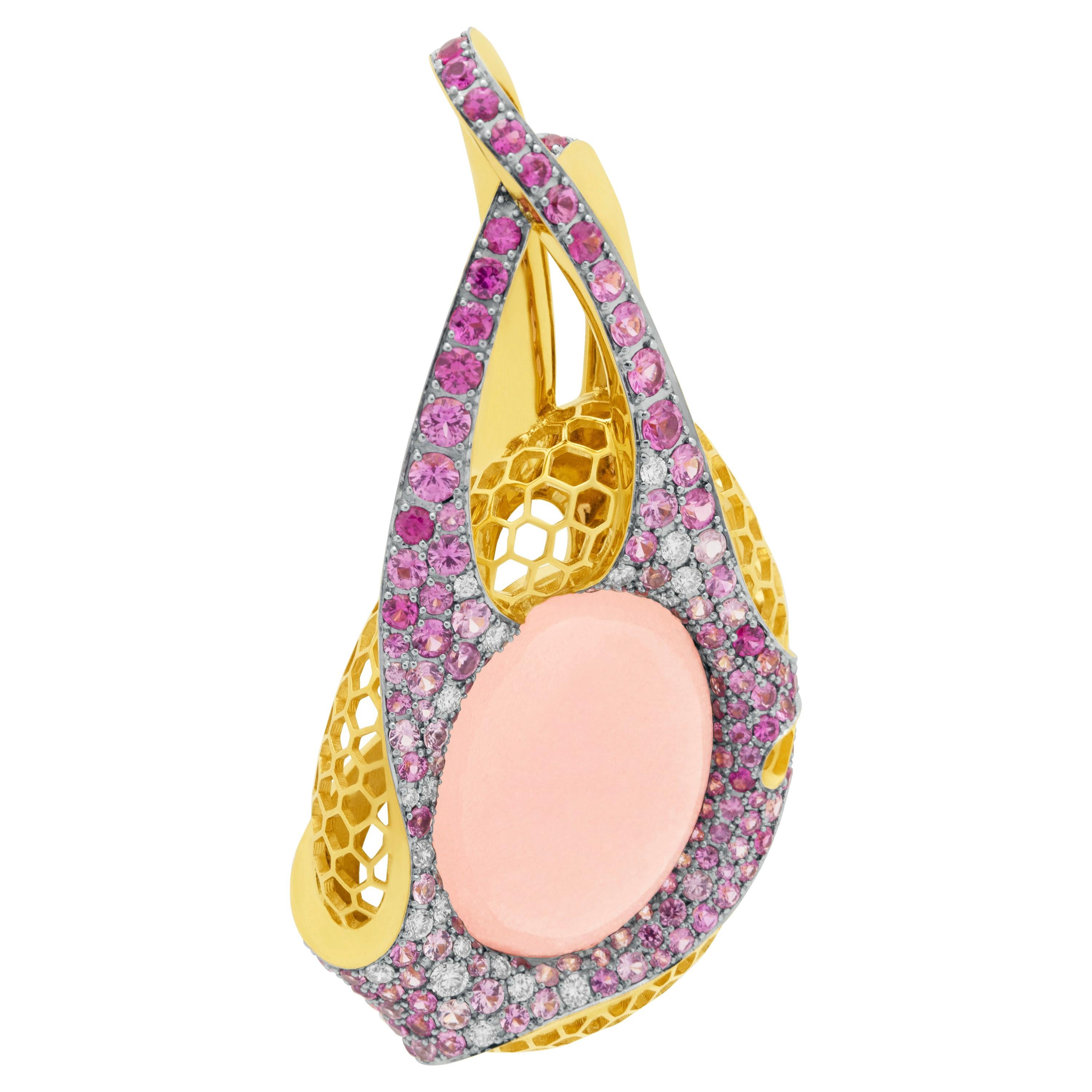 Rose Quartz 16.23 Carat Diamonds Pink Sapphires 18 Karat Yellow Gold Pendant For Sale