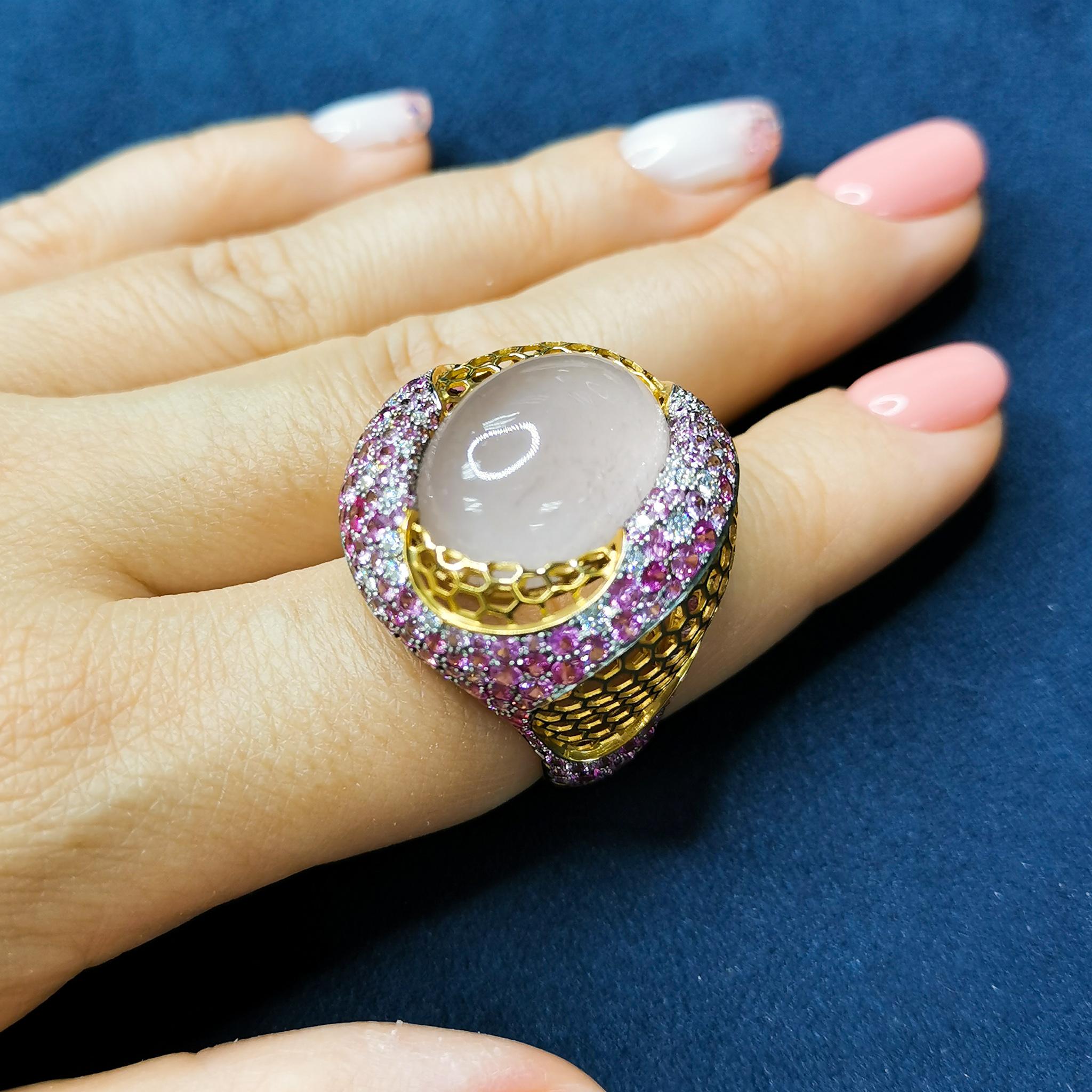 Rose Quartz 17.04 Carat Diamonds Pink Sapphires 18 Karat Yellow Gold Ring For Sale 4