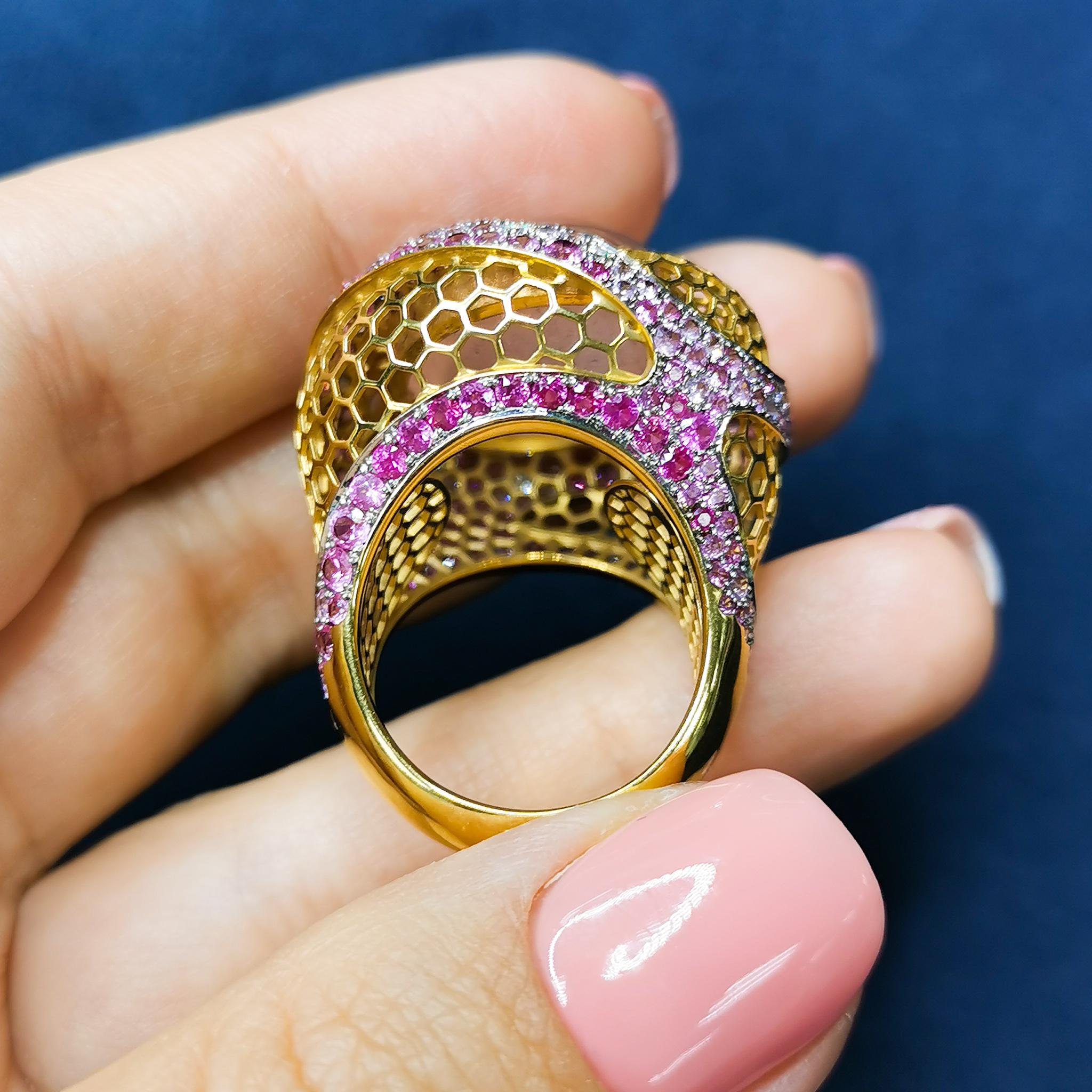 Rose Quartz 17.04 Carat Diamonds Pink Sapphires 18 Karat Yellow Gold Ring In New Condition For Sale In Bangkok, TH