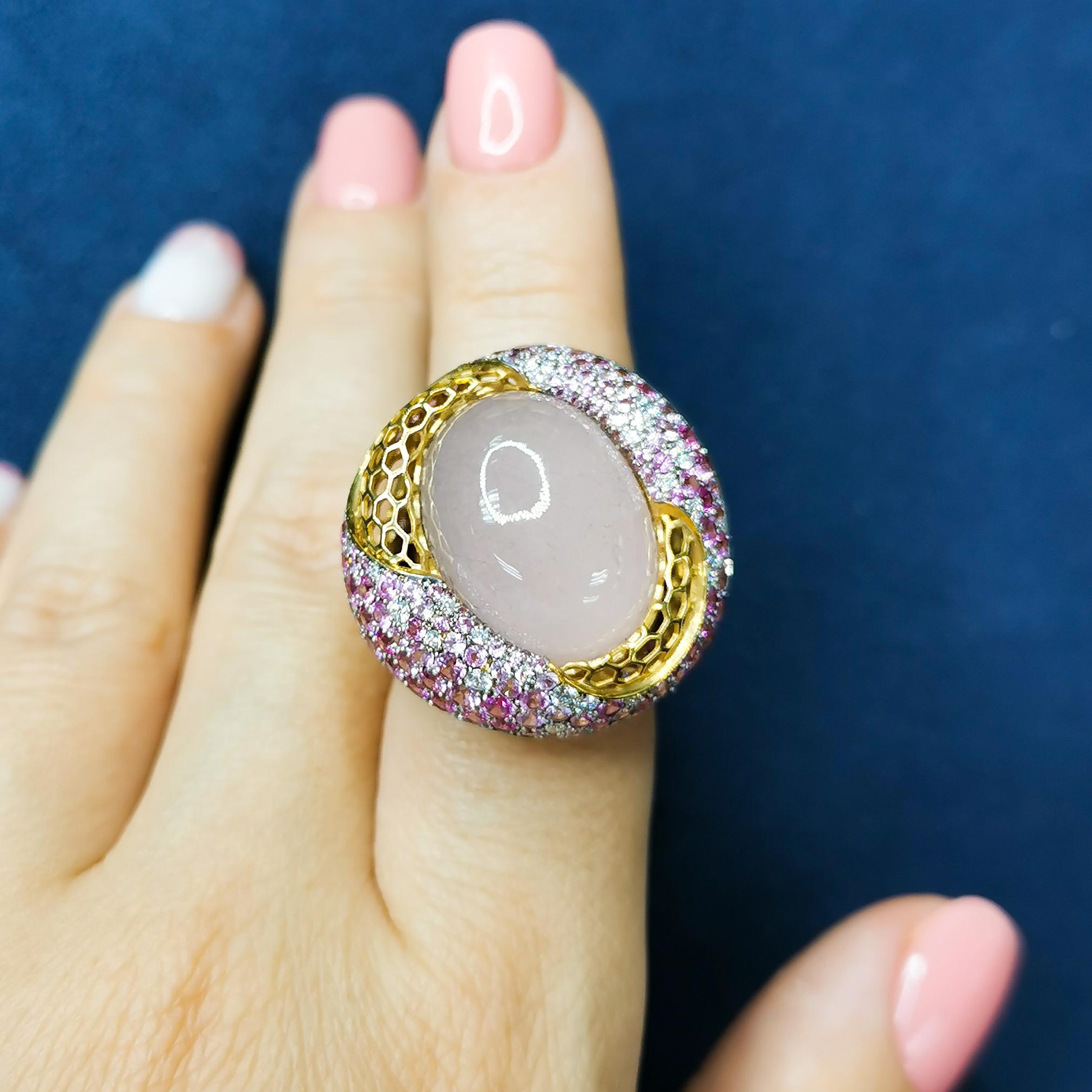 Rose Quartz 17.04 Carat Diamonds Pink Sapphires 18 Karat Yellow Gold Ring For Sale 2