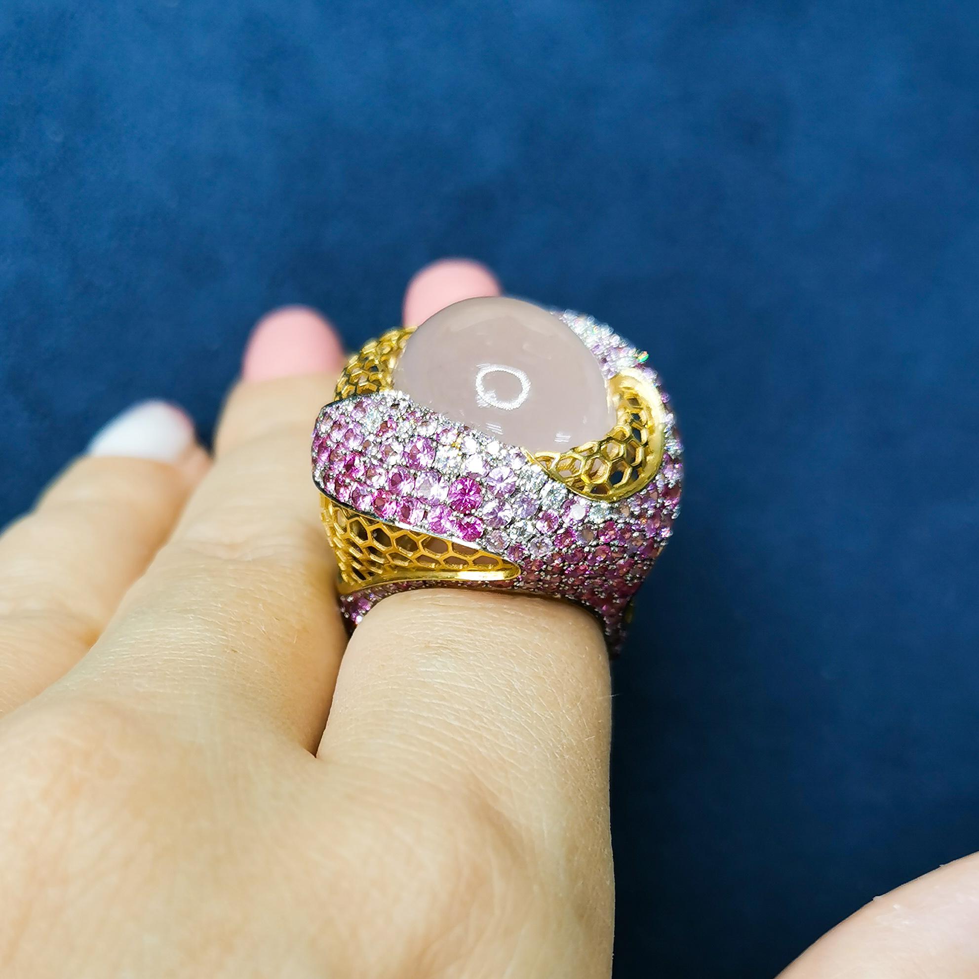 Rose Quartz 17.04 Carat Diamonds Pink Sapphires 18 Karat Yellow Gold Ring For Sale 3