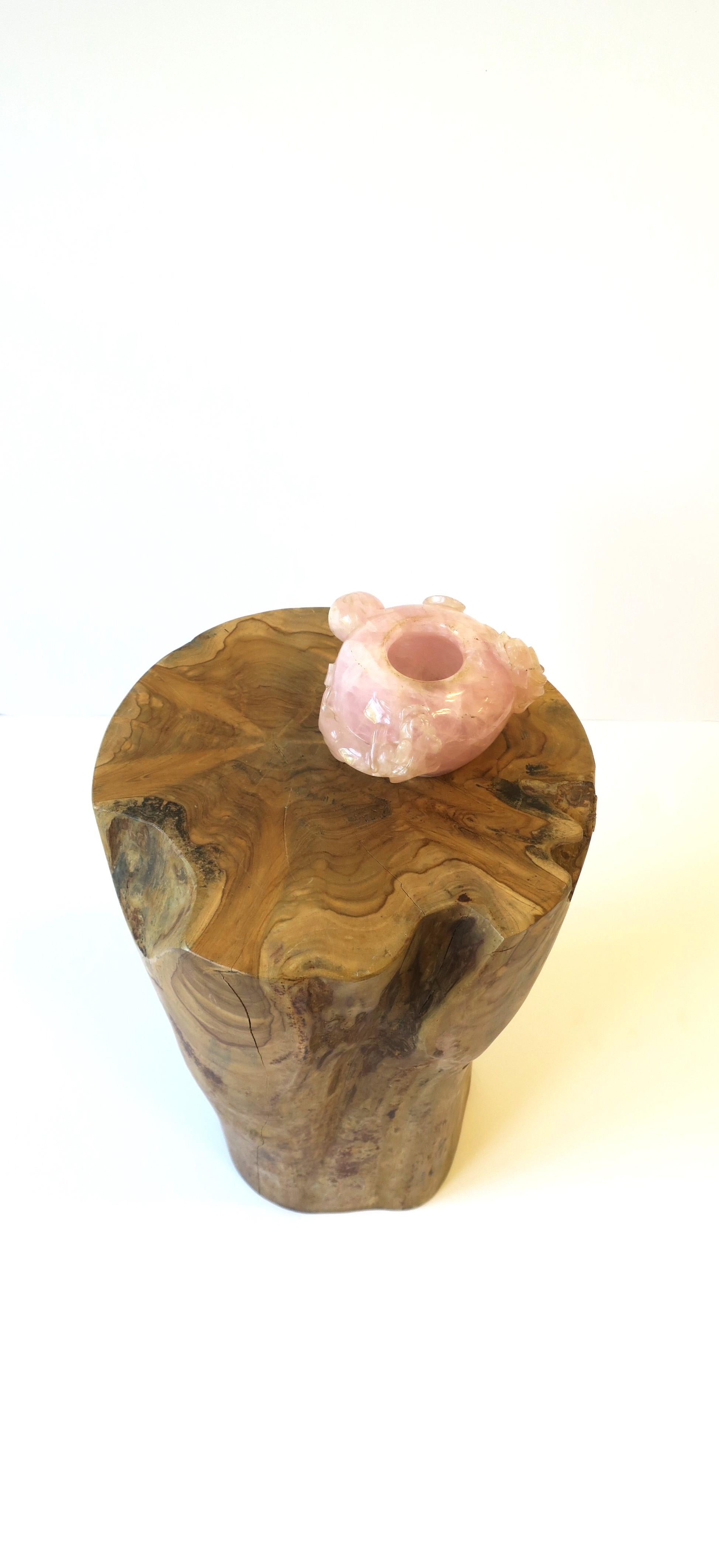 20th Century Rose Quartz Dragon Dogs Vase, China For Sale