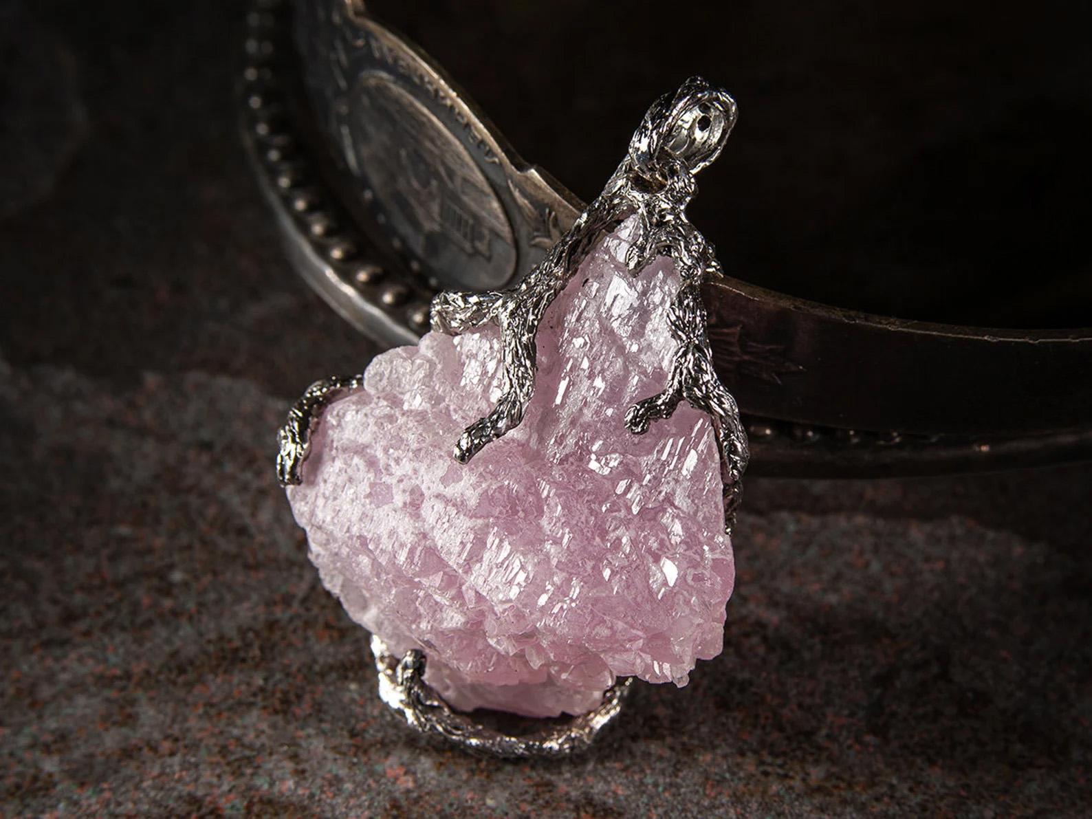 Rose Quarz-Kristall-Silber-Anhänger Großer natürlicher brasilianischer Rohstein für Damen oder Herren im Angebot