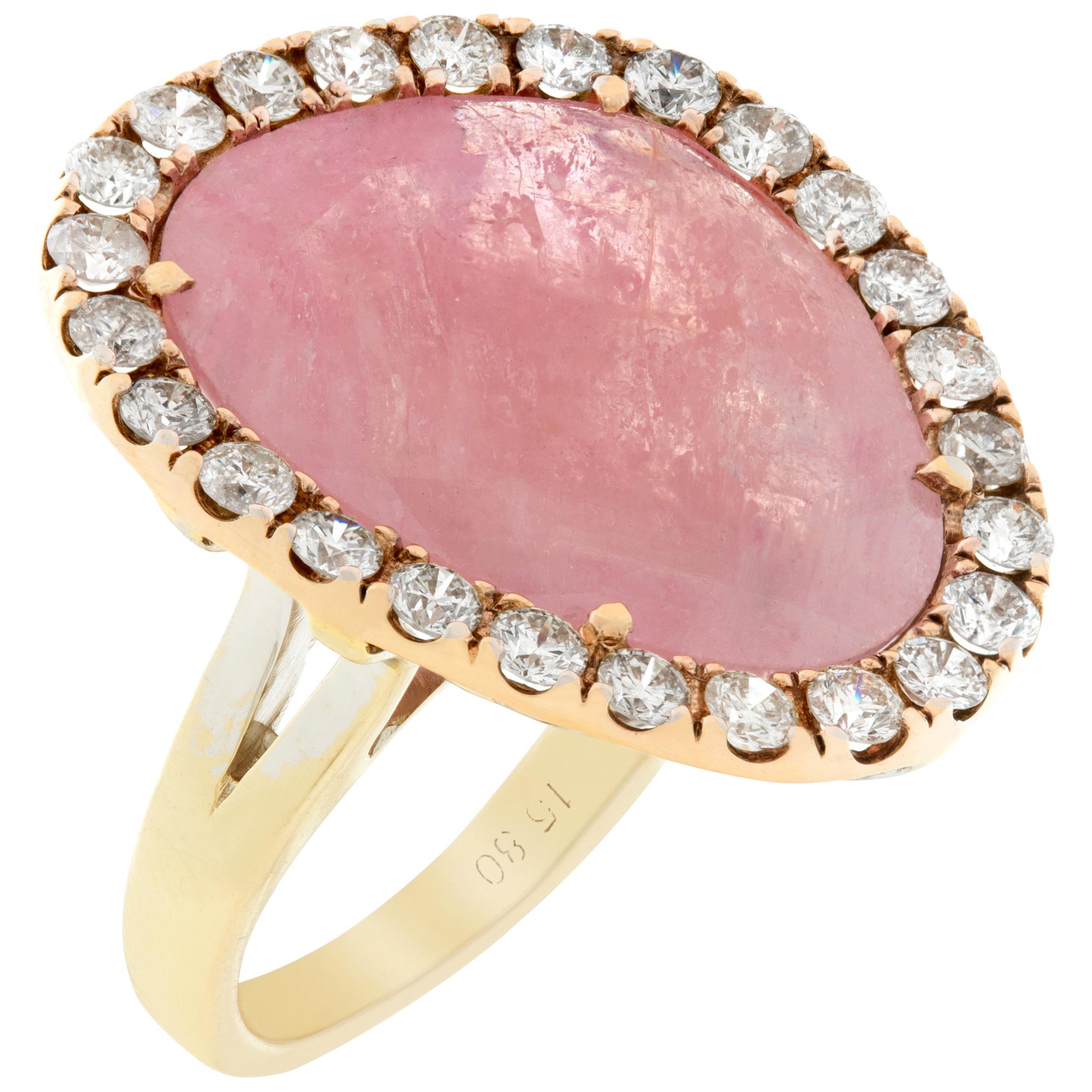 Rose quartz faceted ring w/ 1.00ct in surrounding diamonds in white & rose gold In Excellent Condition For Sale In Surfside, FL