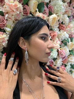 Sunita Nahata Ohrring aus Rosenquarz und grauem Mondstein von 19,80 Karat in 18KWG mit Diamant