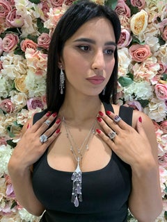 Sunita Nahata Halskette aus Rosenquarz und grauem Mondstein in 18KWG mit Diamanten