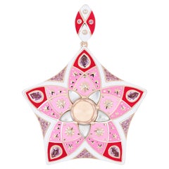 Colgante de Cuarzo Rosa, MOP, Zafiro Rosa y Diamante con Esmalte en Oro Rosa de 14k