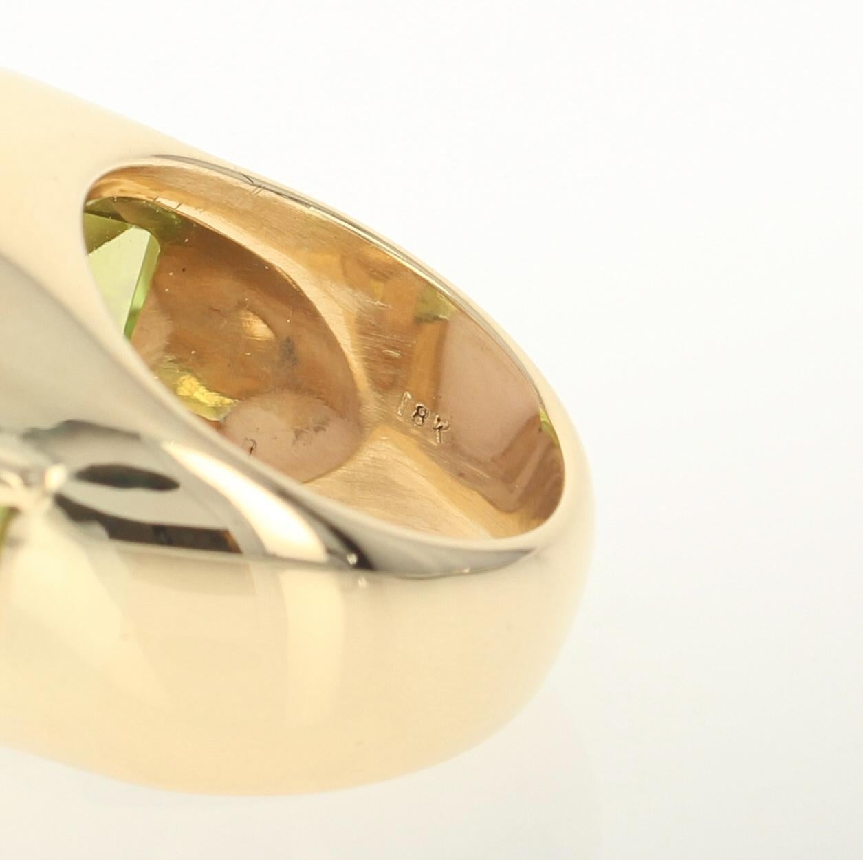 Oval Cut Rose Quartz and Peridot Ring, 18 Karat Yellow Gold Cabochon 20.00 Carat