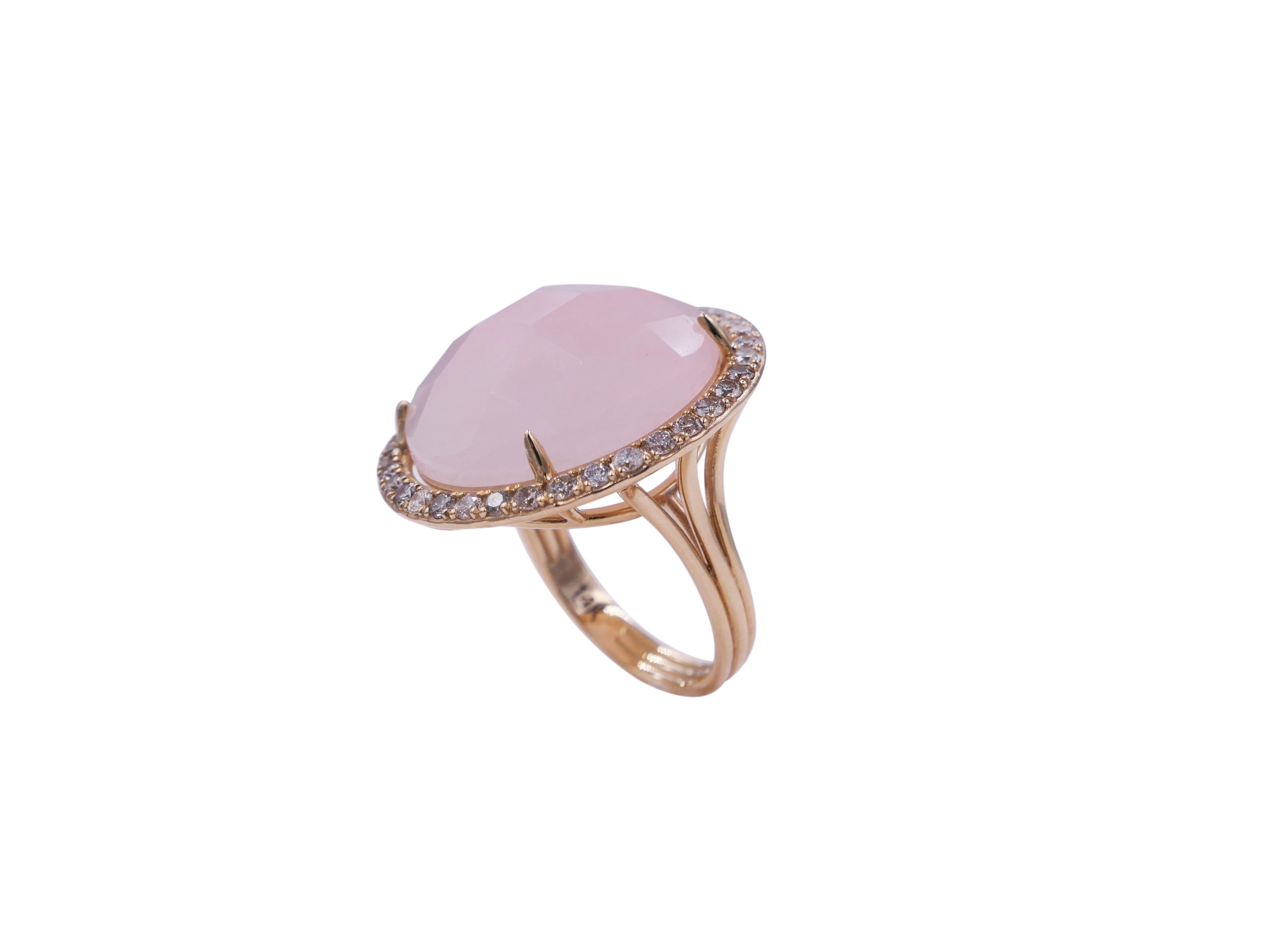 Art Deco Rose Quartz Round Faceted Cabochon Diamond Halo Pave 14 Karat Yellow Gold Ring For Sale