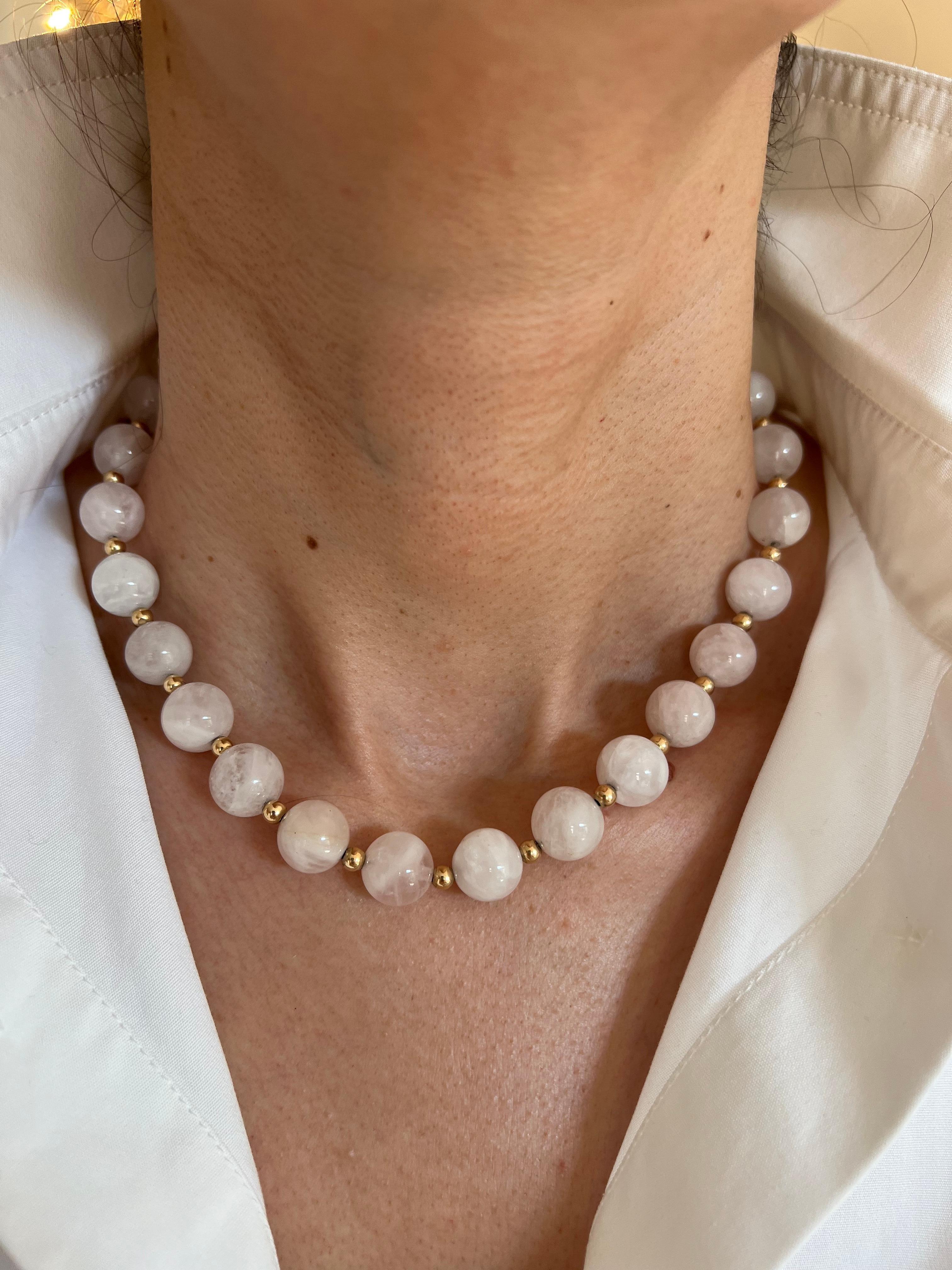Rosenquarz Runde Kreis Kugel Perlen 14 Karat Gelbgold Perle kurze Halskette im Zustand „Neu“ im Angebot in Oakton, VA