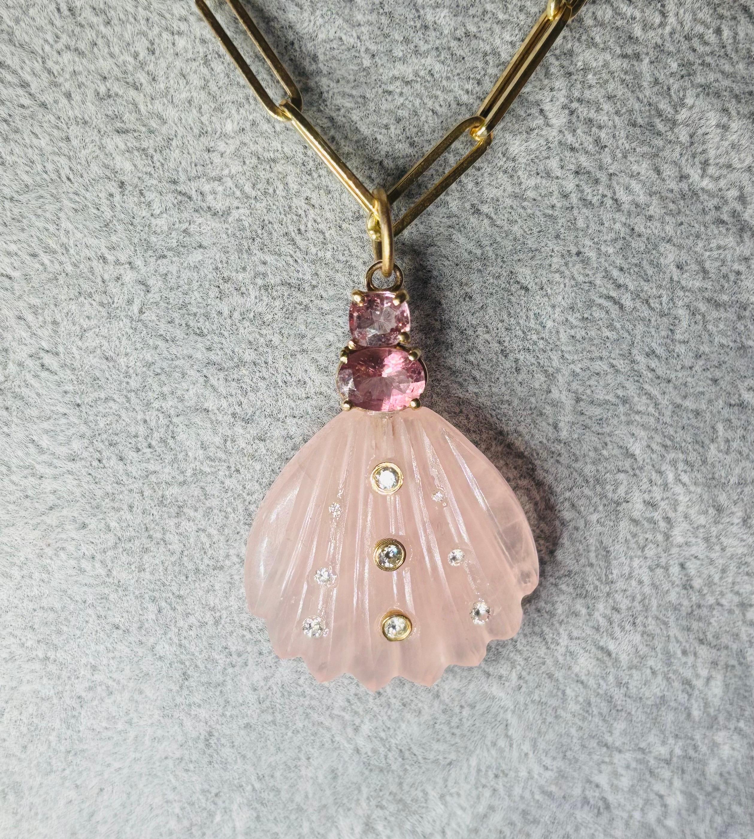 Ciondolo a conchiglia di quarzo rosa con diamanti, spinello rosa e tormalina rosa in vendita 1