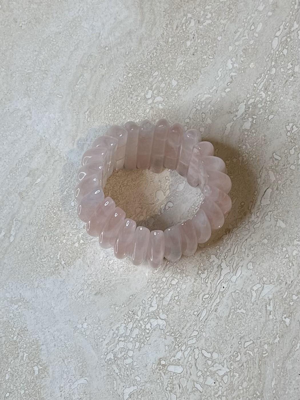 Vintage Boho Rose Quartz Stretch Cuff In Good Condition In West Palm Beach, FL