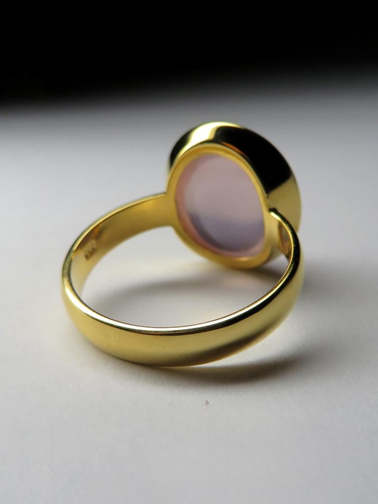 Rose Quartz Yellow Gold Ring Natural Cabochon Brazilian Stone Unisex For Sale 5