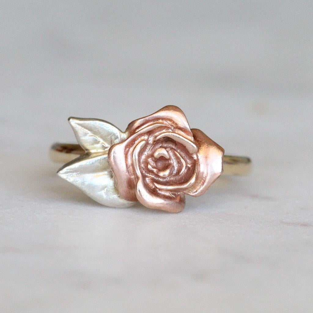 For Sale:  Rose Ring/ 9CT Gold 'Rose Gold, White Gold and Yellow Gold' 2