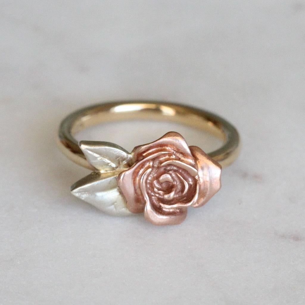 For Sale:  Rose Ring/ 9CT Gold 'Rose Gold, White Gold and Yellow Gold' 3