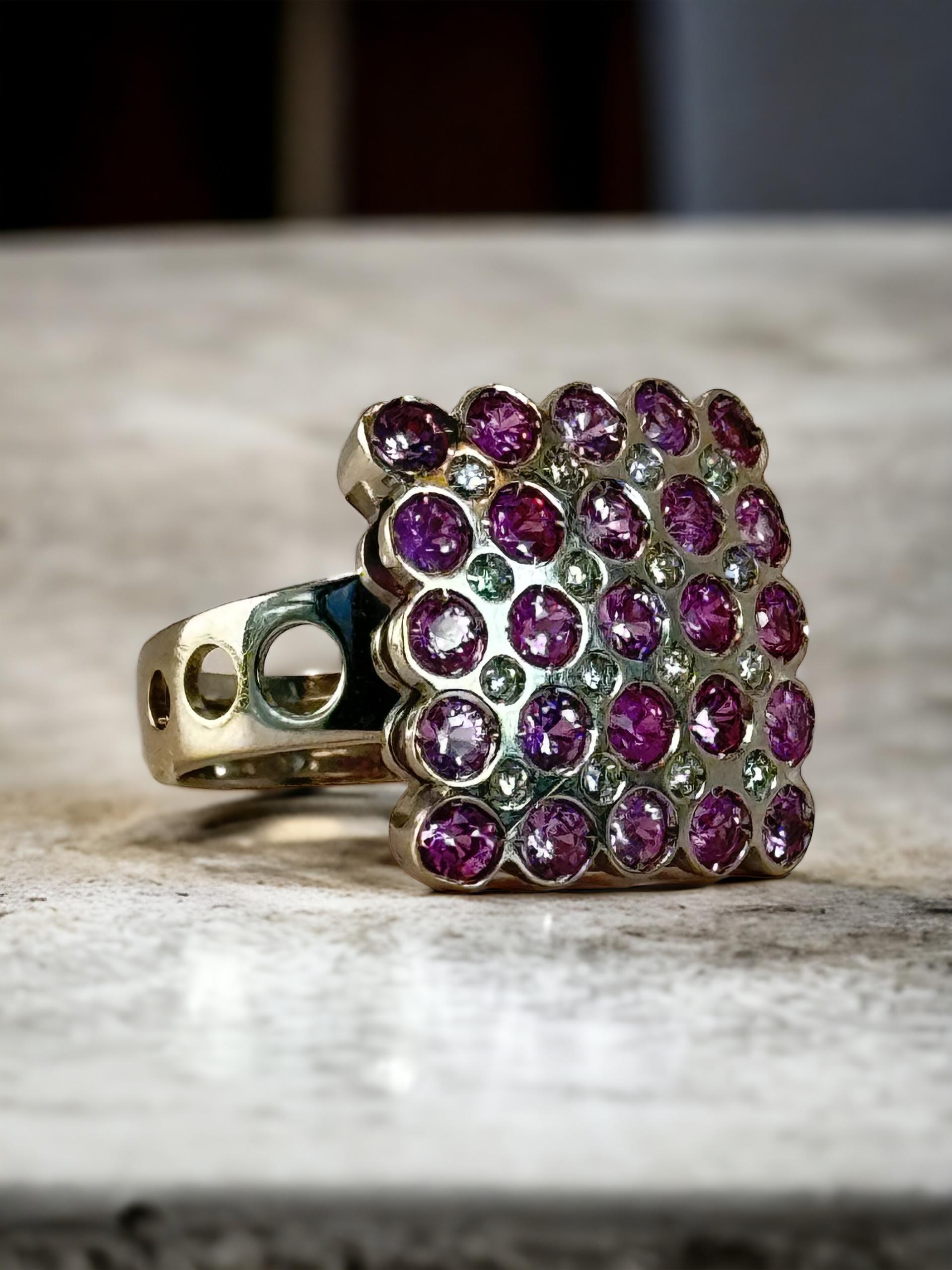 Women's Rose Sapphires and Diamond 18K White Gold Cocktail Ring For Sale